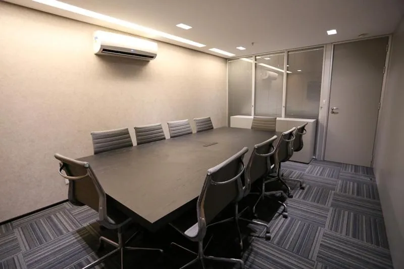 Business facilities in Salvador Mondial Flats
