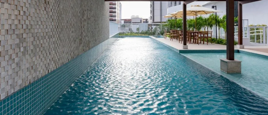 Swimming pool in Salvador Mondial Flats