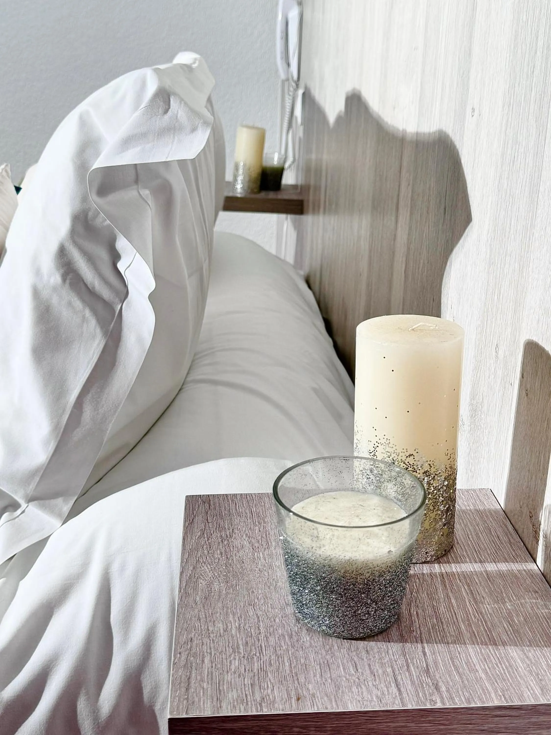 Bed in HOTEL De La Tour Saint Etienne SUD