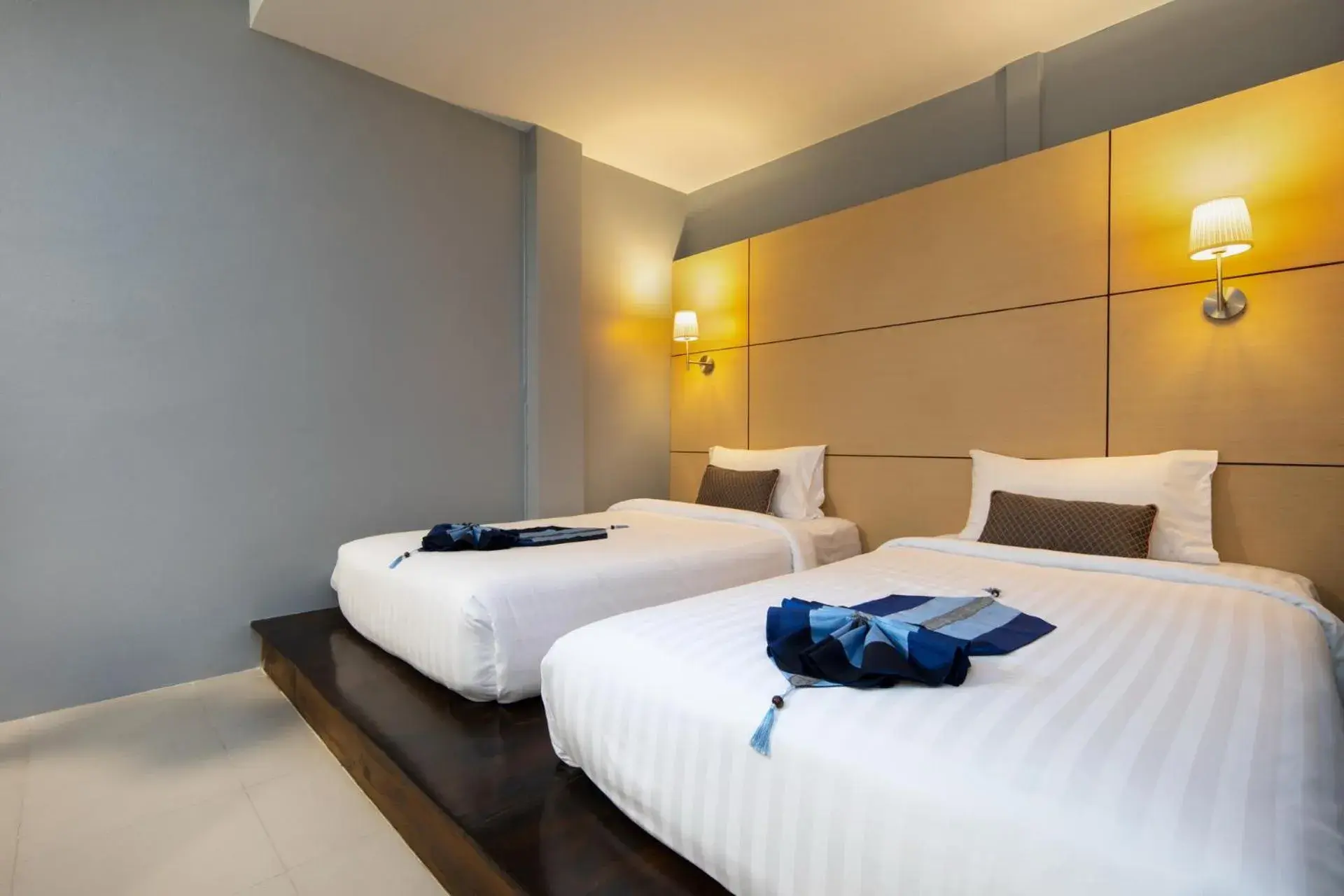 Superior Twin Room in Montree Phuket Hotel Superior Twin Room in Montree Phuket Hotel