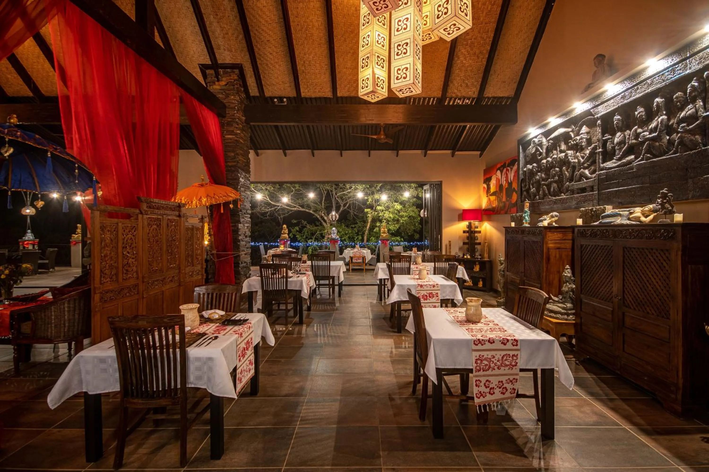 Restaurant/places to eat in The Zarafa