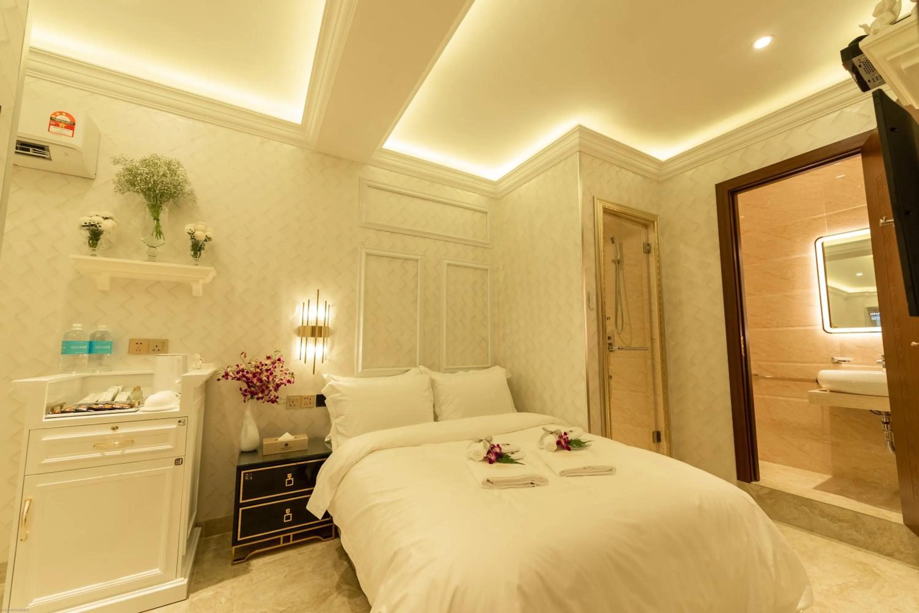 Photo of the whole room, Bed in AJ Residence - Above Peppermint Asia City