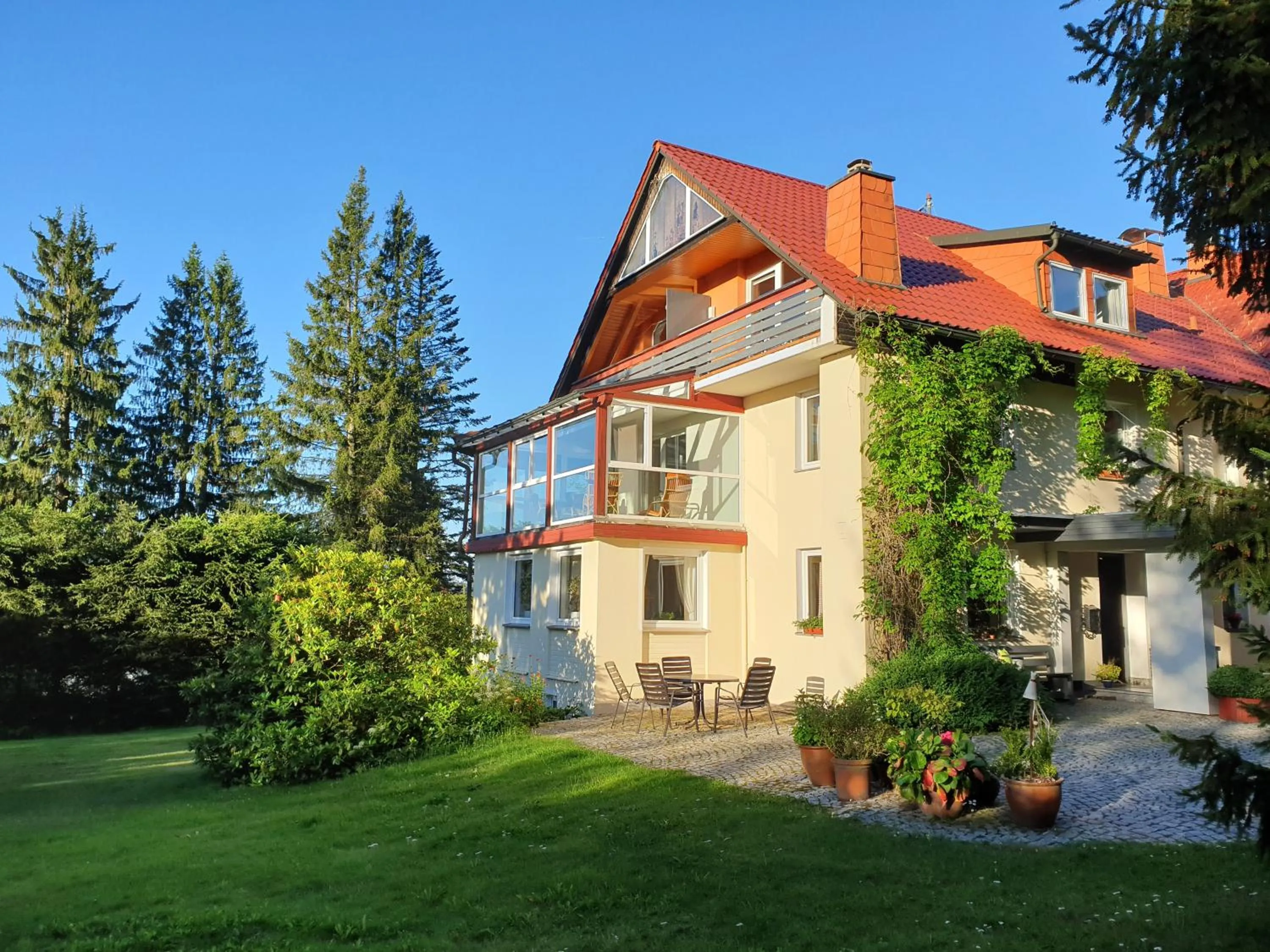 Summer in Hotel Barbara