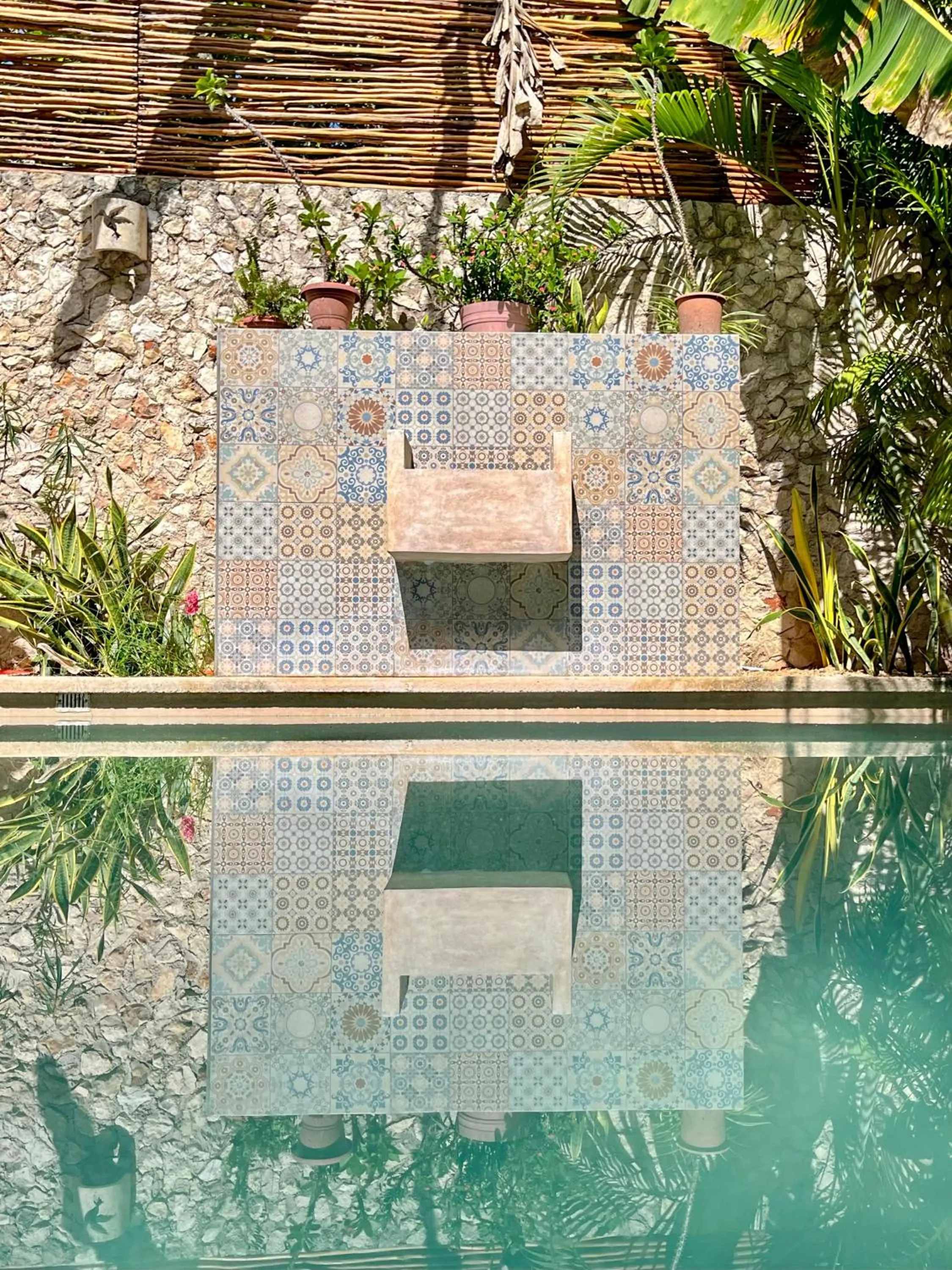 Swimming pool in Ariché Valladolid Hotel & Hostal