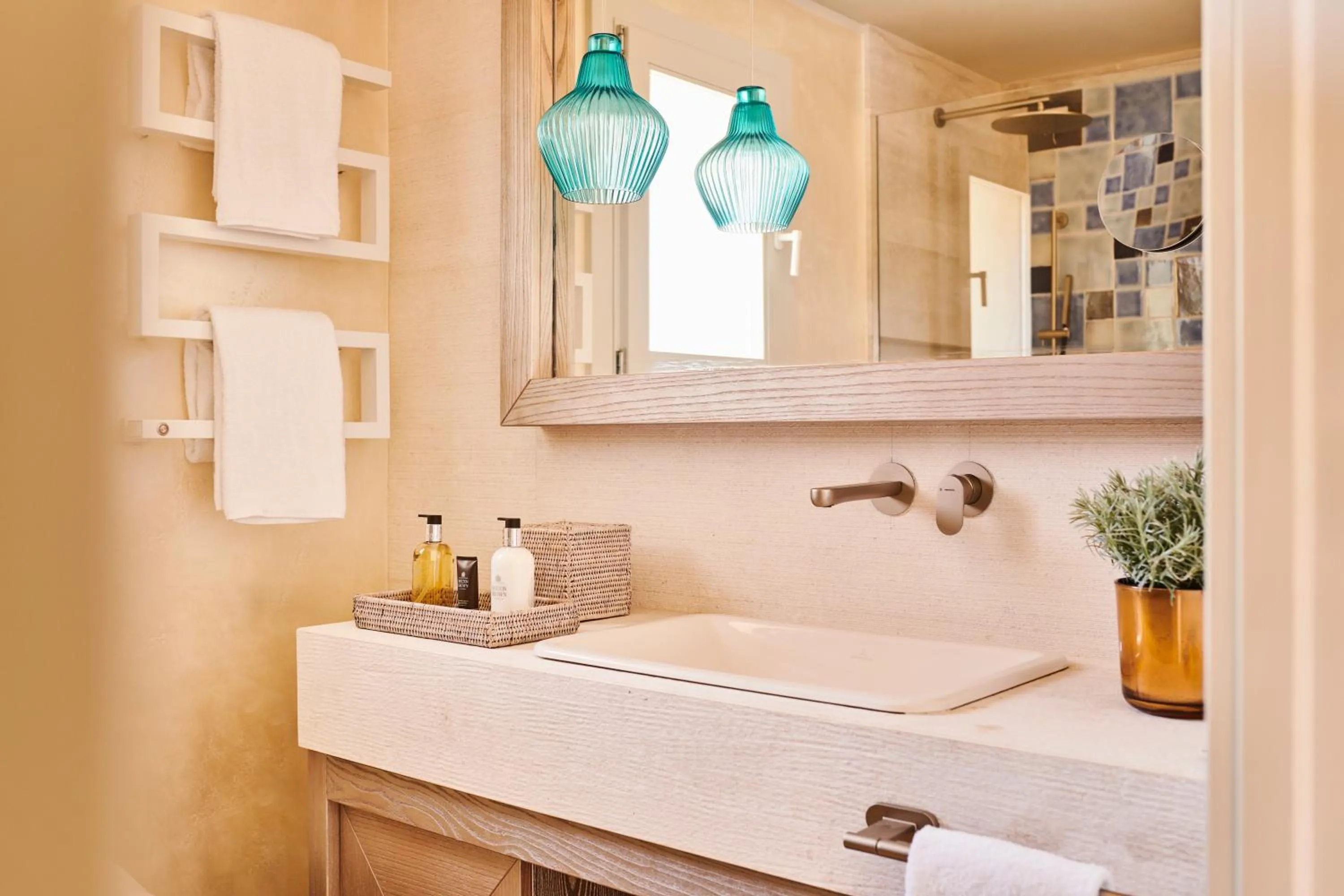 Shower in 7Pines Resort Sardinia - A Destination By Hyatt