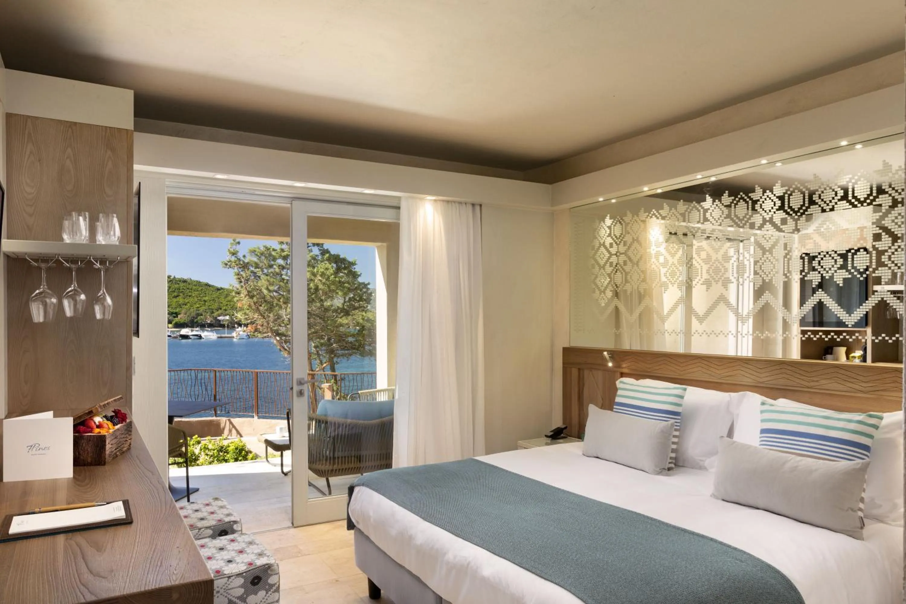 Sea view, Bed in 7Pines Resort Sardinia - A Destination By Hyatt