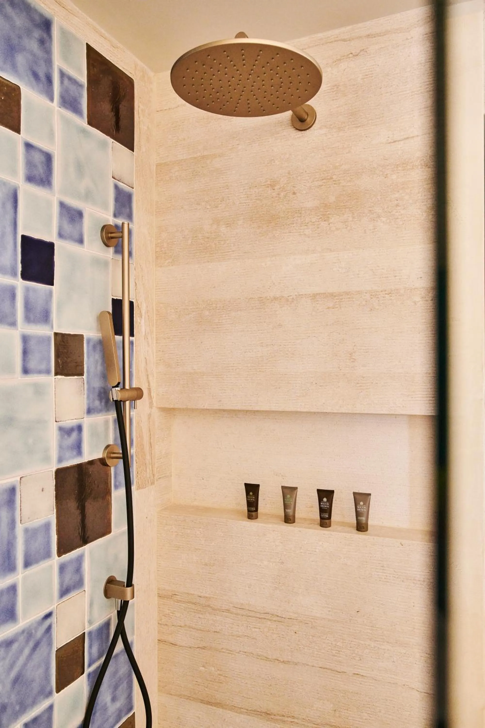Shower in 7Pines Resort Sardinia - A Destination By Hyatt