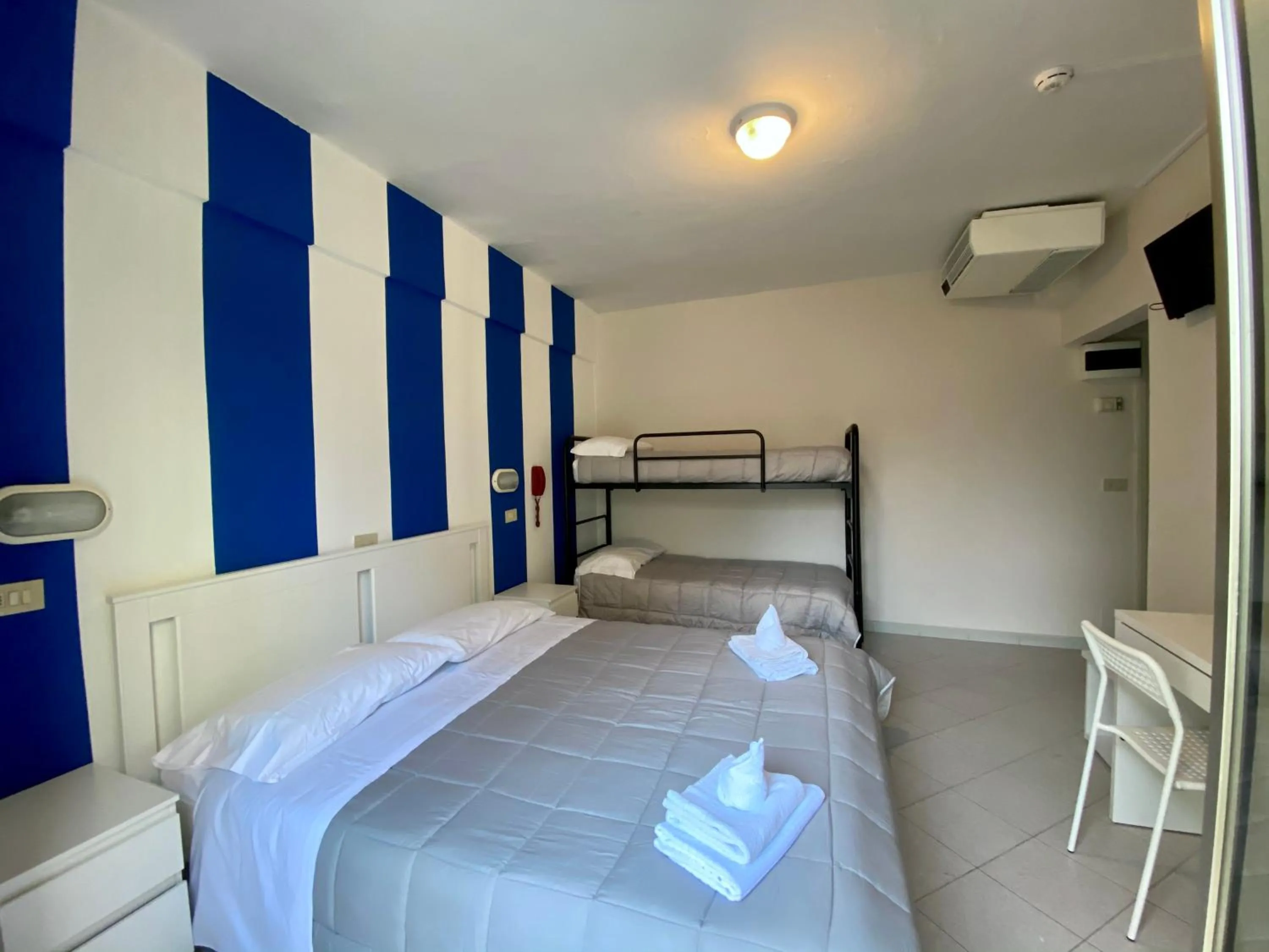 bunk bed, Bed in Family Hotel Las Vegas