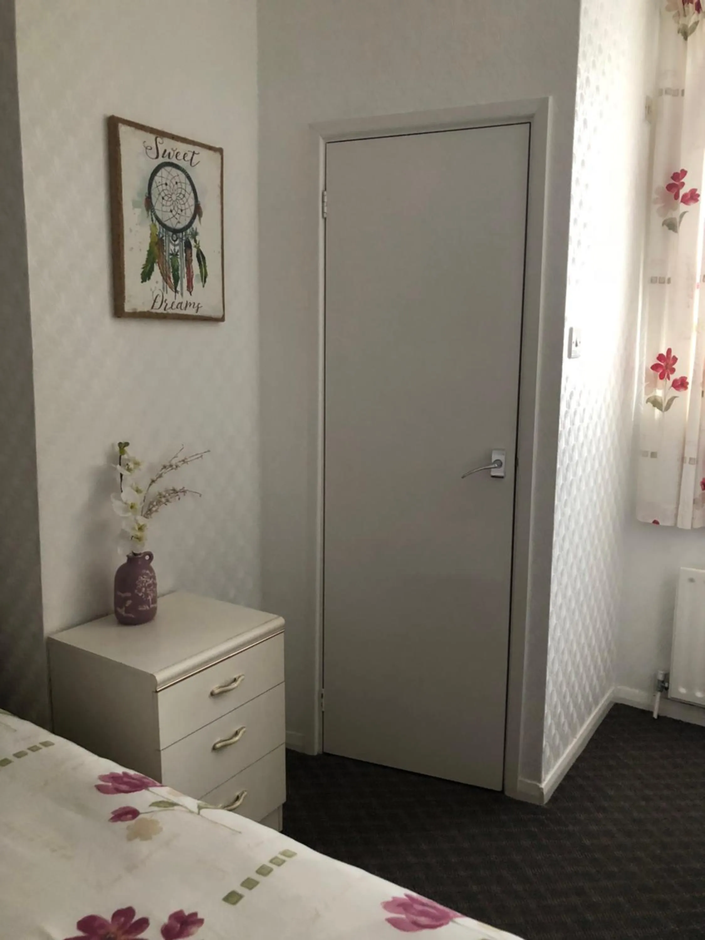 Bed in Melrose Hotel