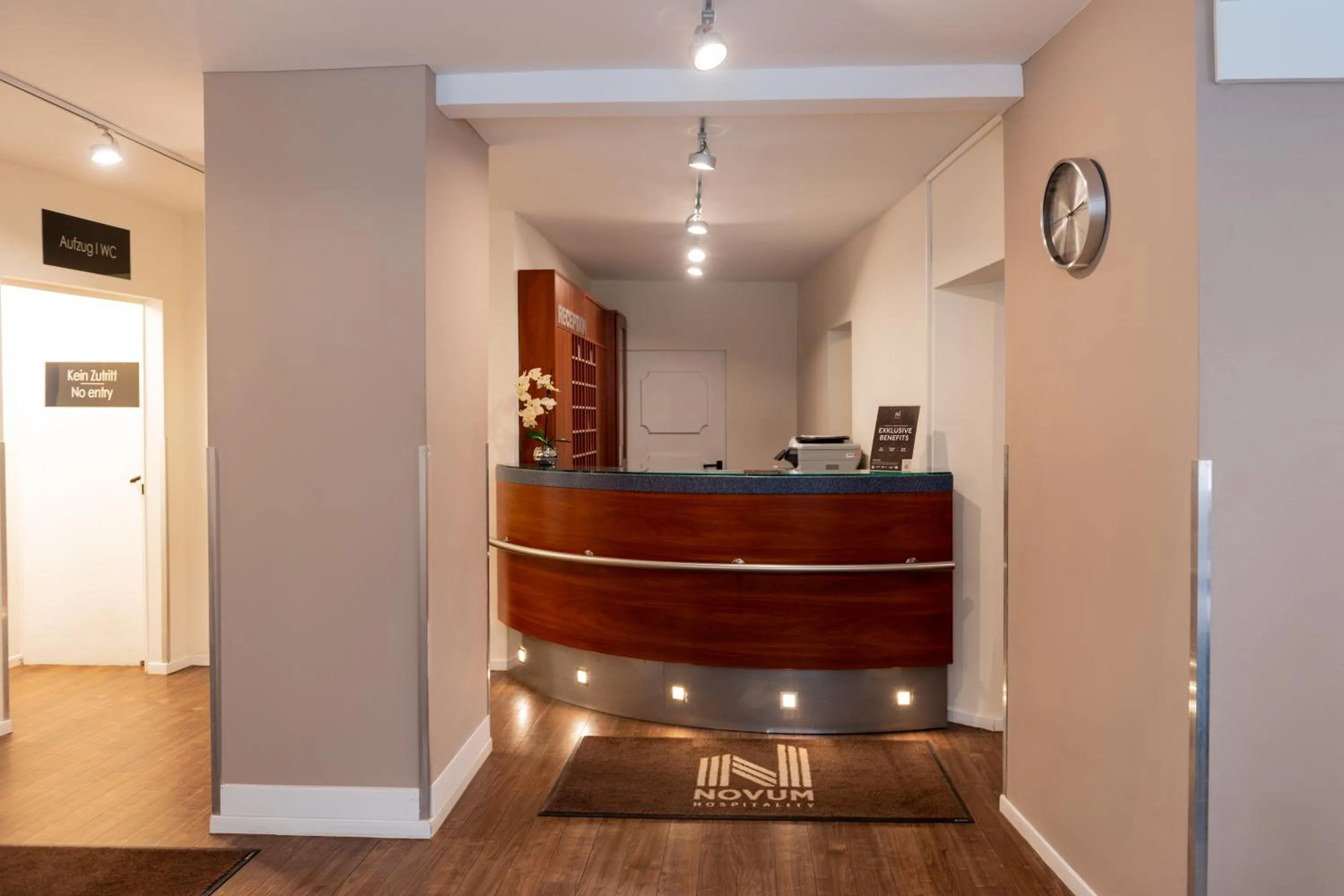 Lobby or reception in Hotel Alster