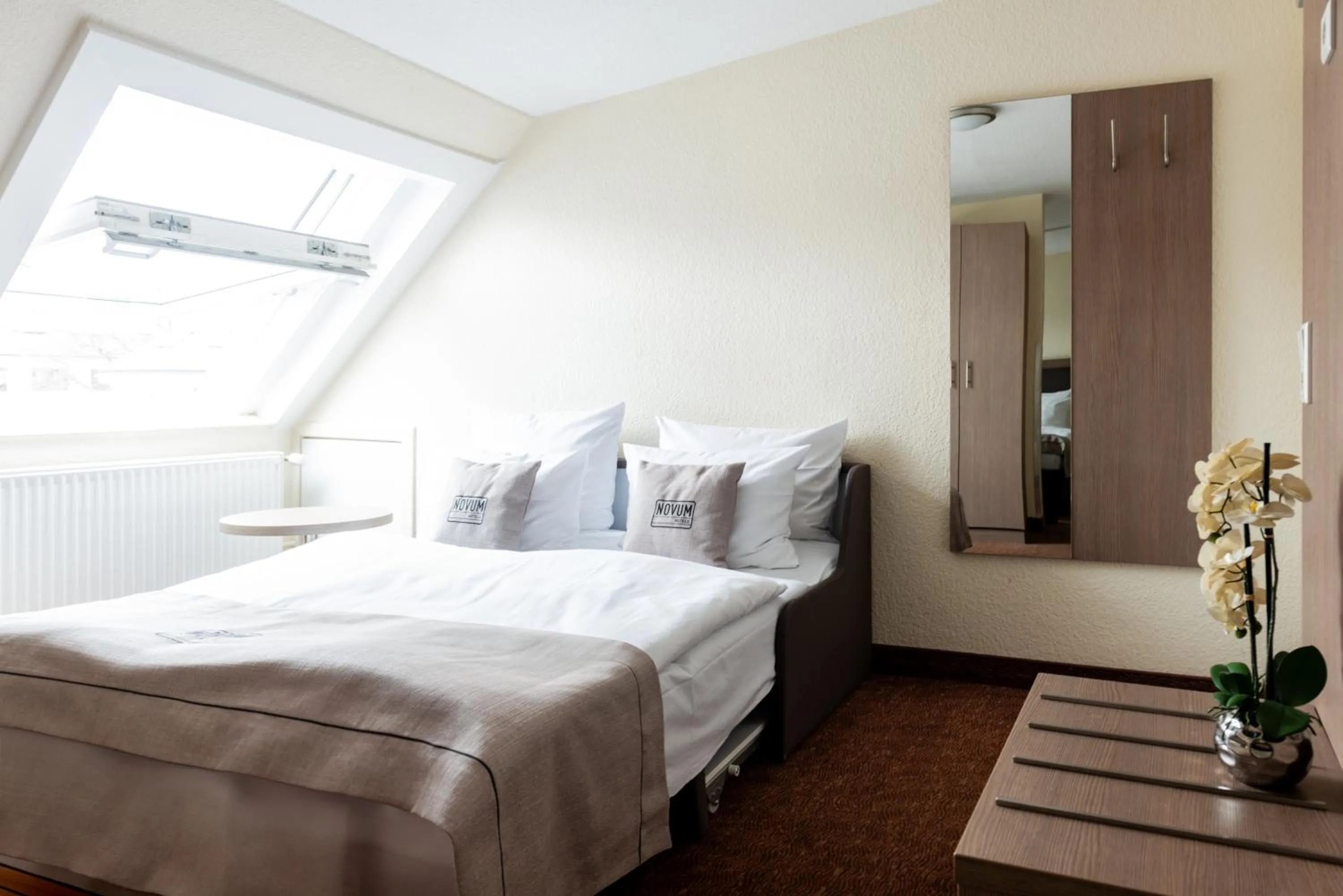 Photo of the whole room in Hotel Alster