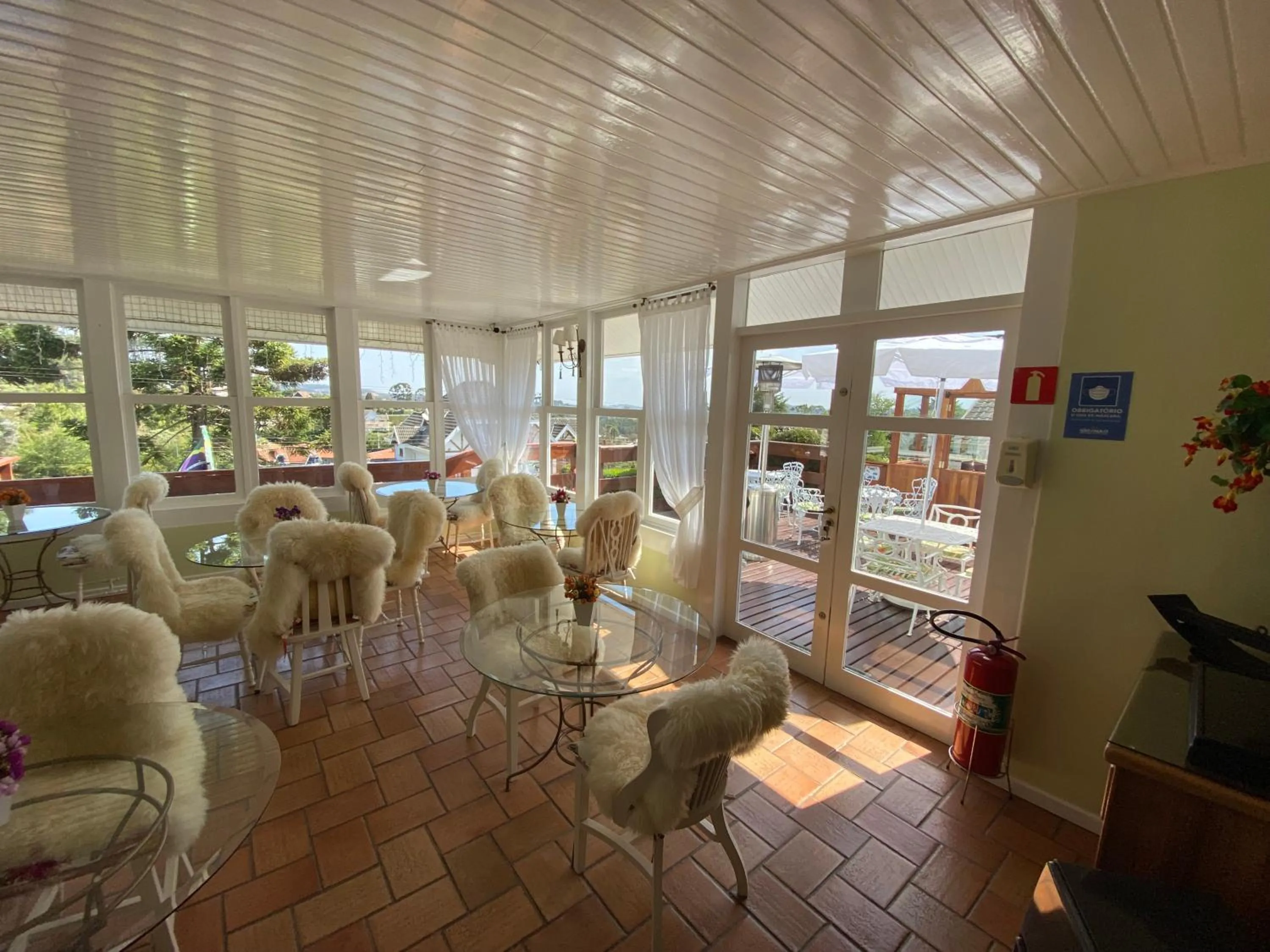 Breakfast in Pousada Chateau Colinas