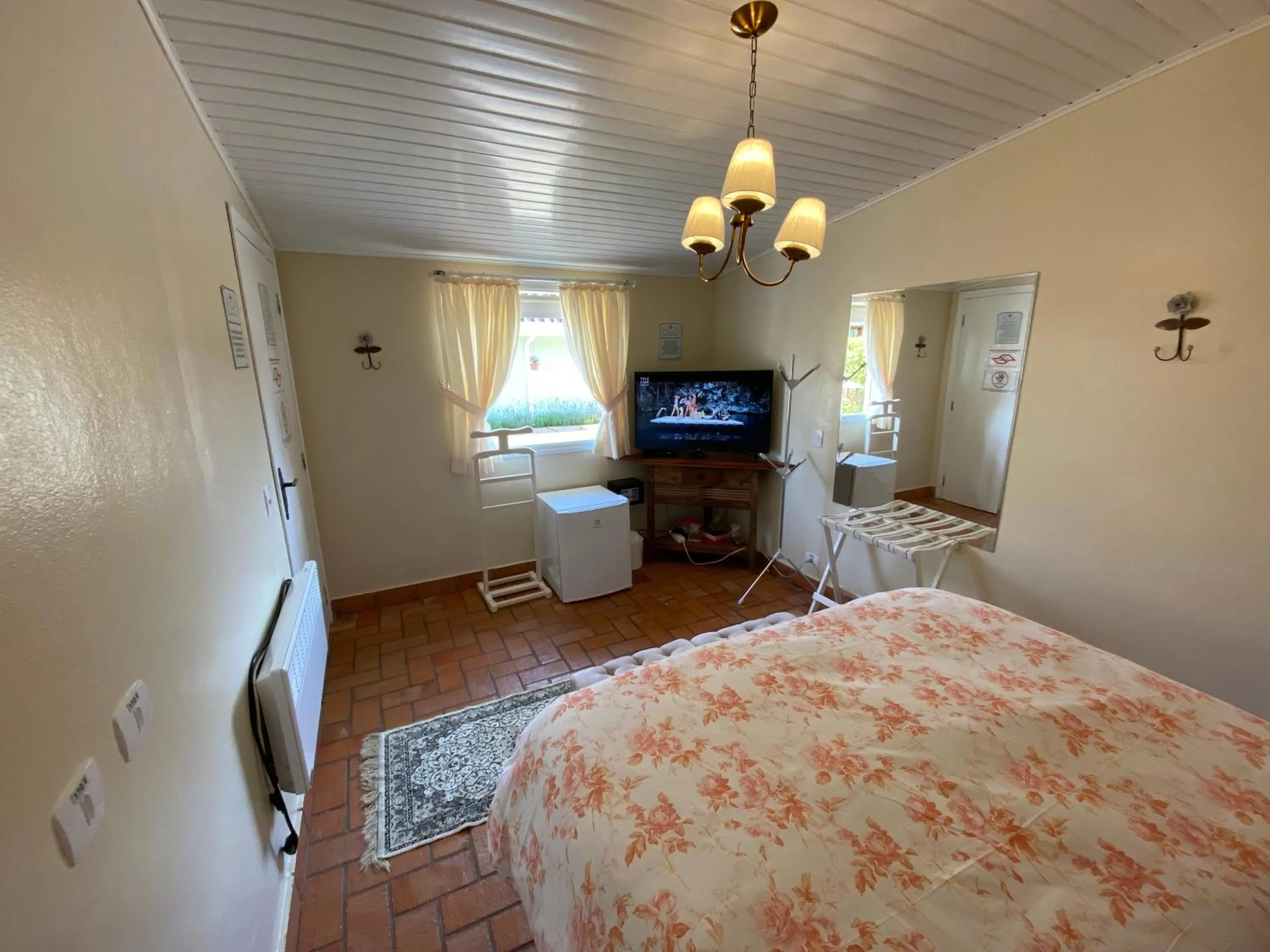 Bedroom, Bed in Pousada Chateau Colinas