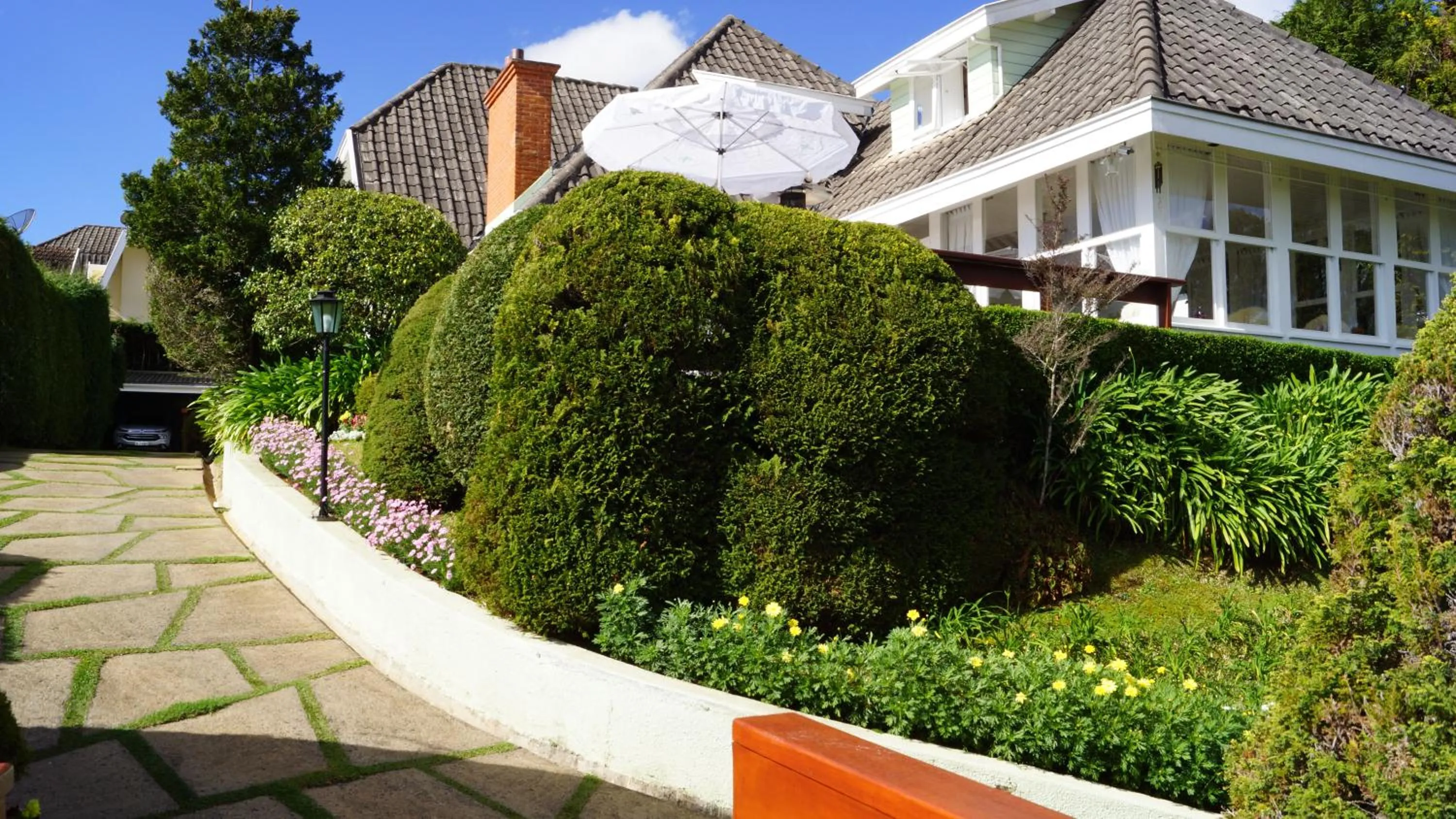 Garden in Pousada Chateau Colinas