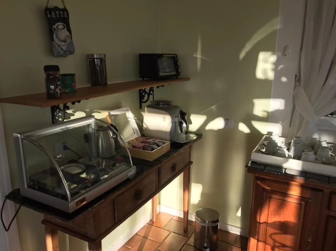 Coffee/tea facilities in Pousada Chateau Colinas