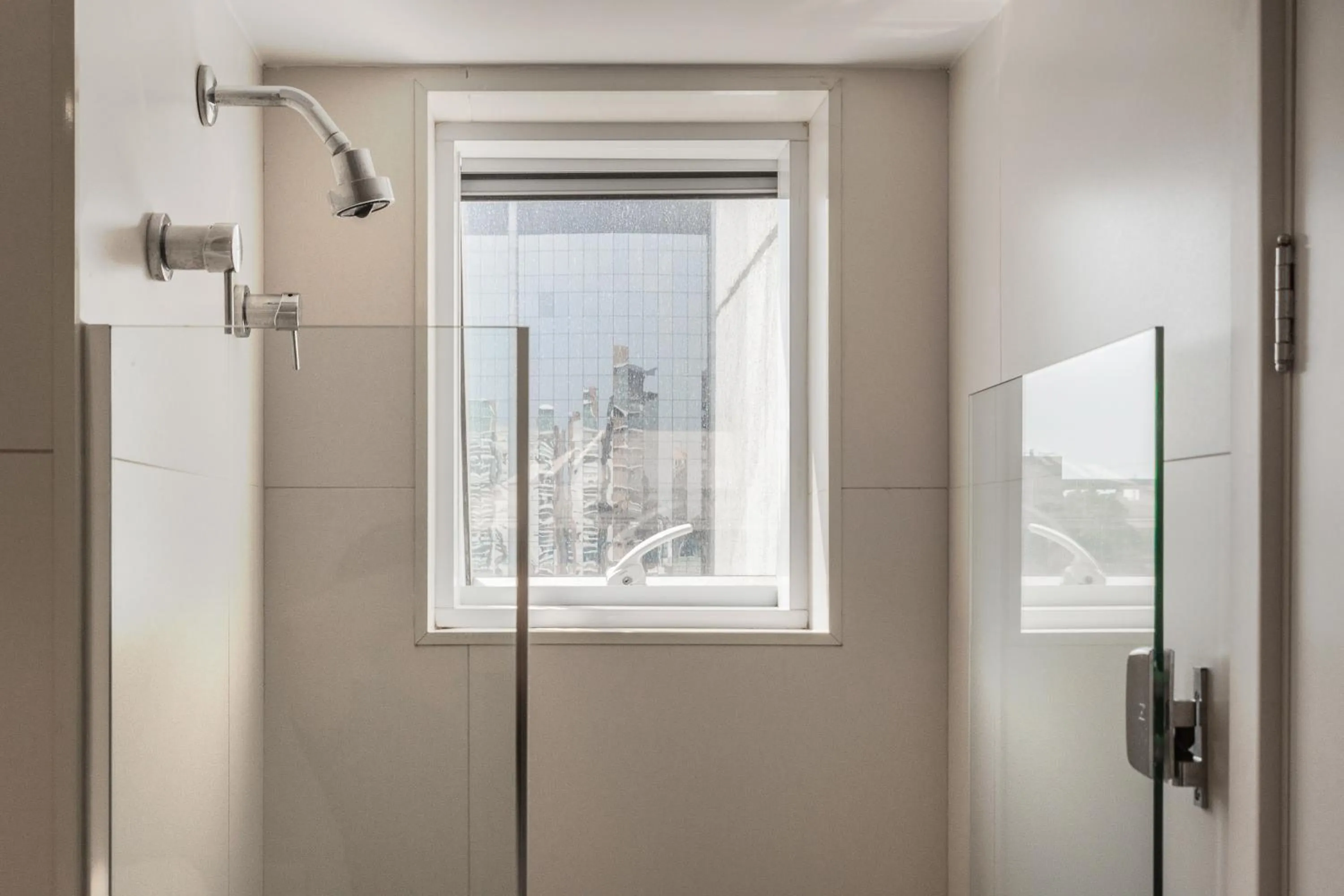 Shower in Charlie One Eleven Vila Olímpia