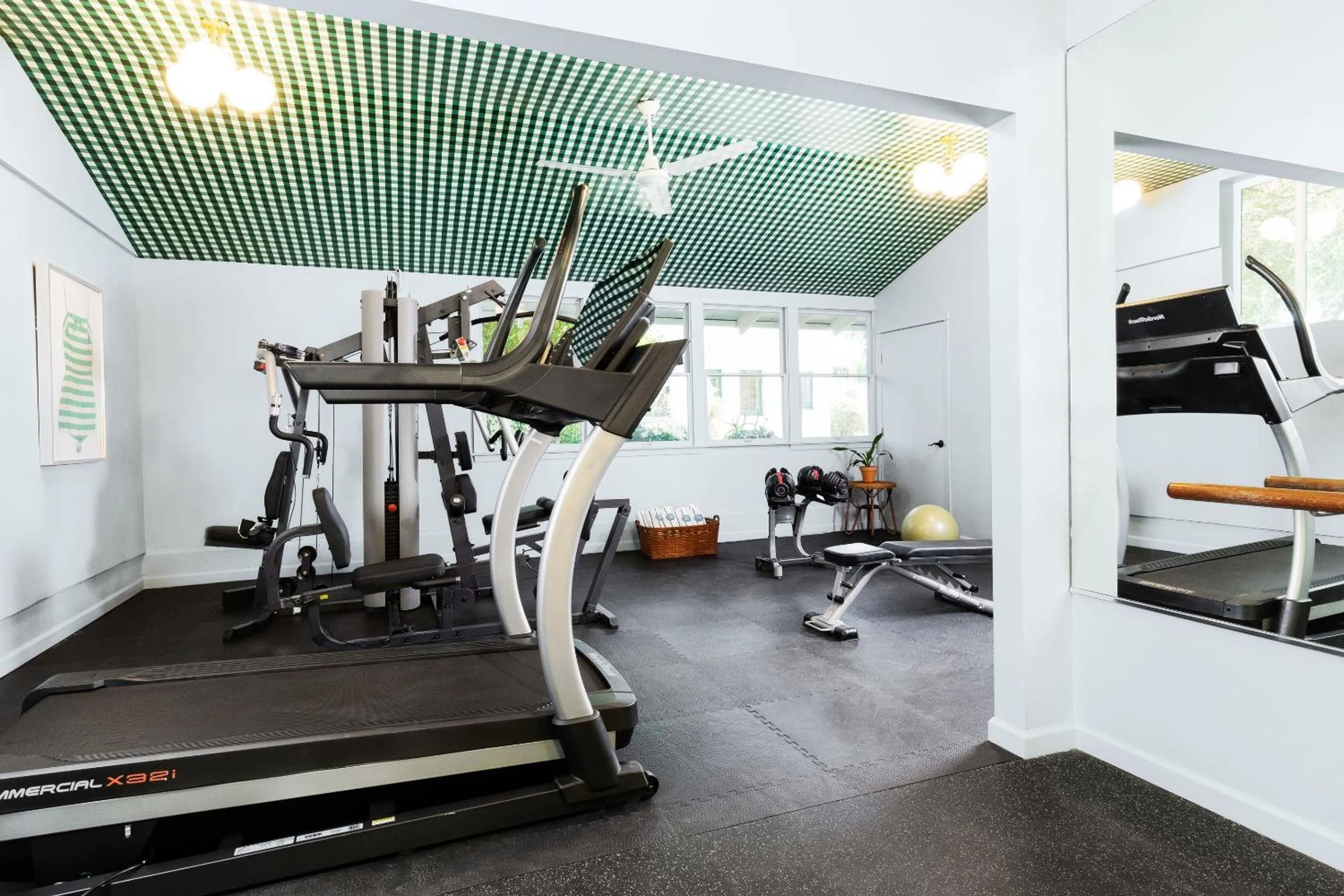 Fitness centre/facilities in Palihouse Santa Barbara