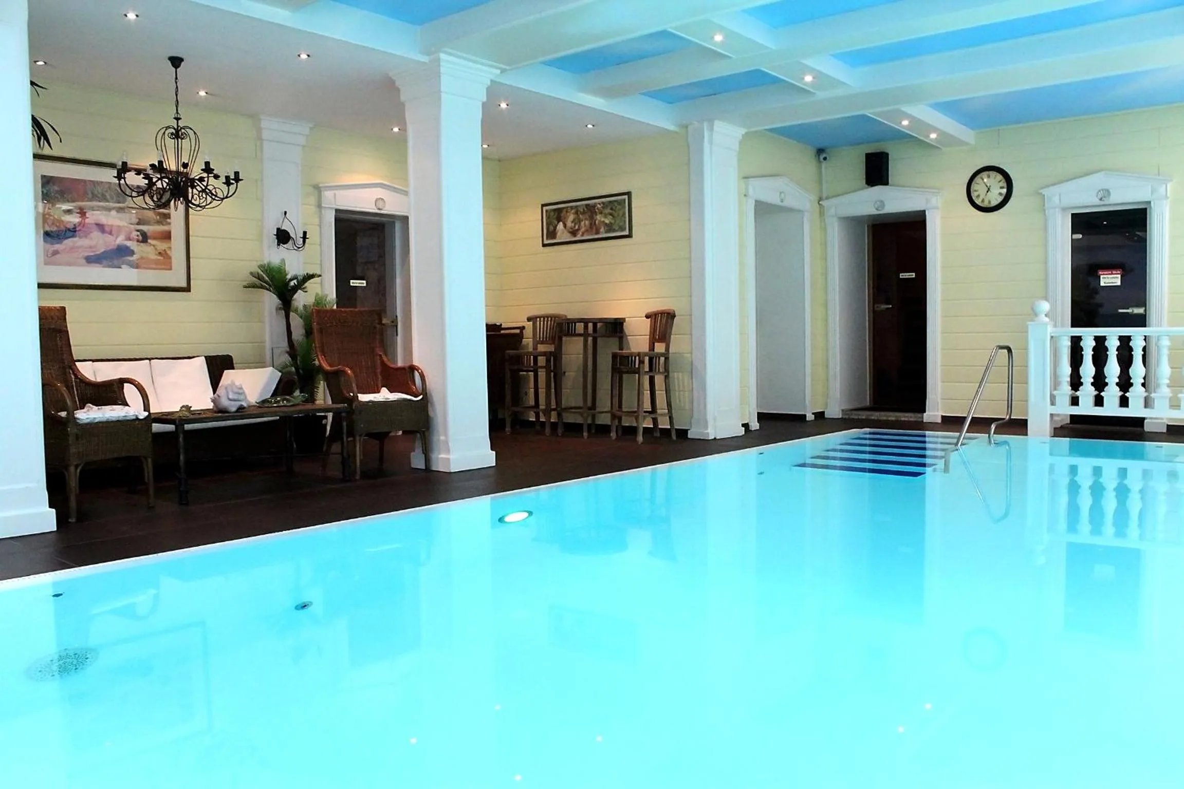 Swimming pool in Parkhotel Fischer