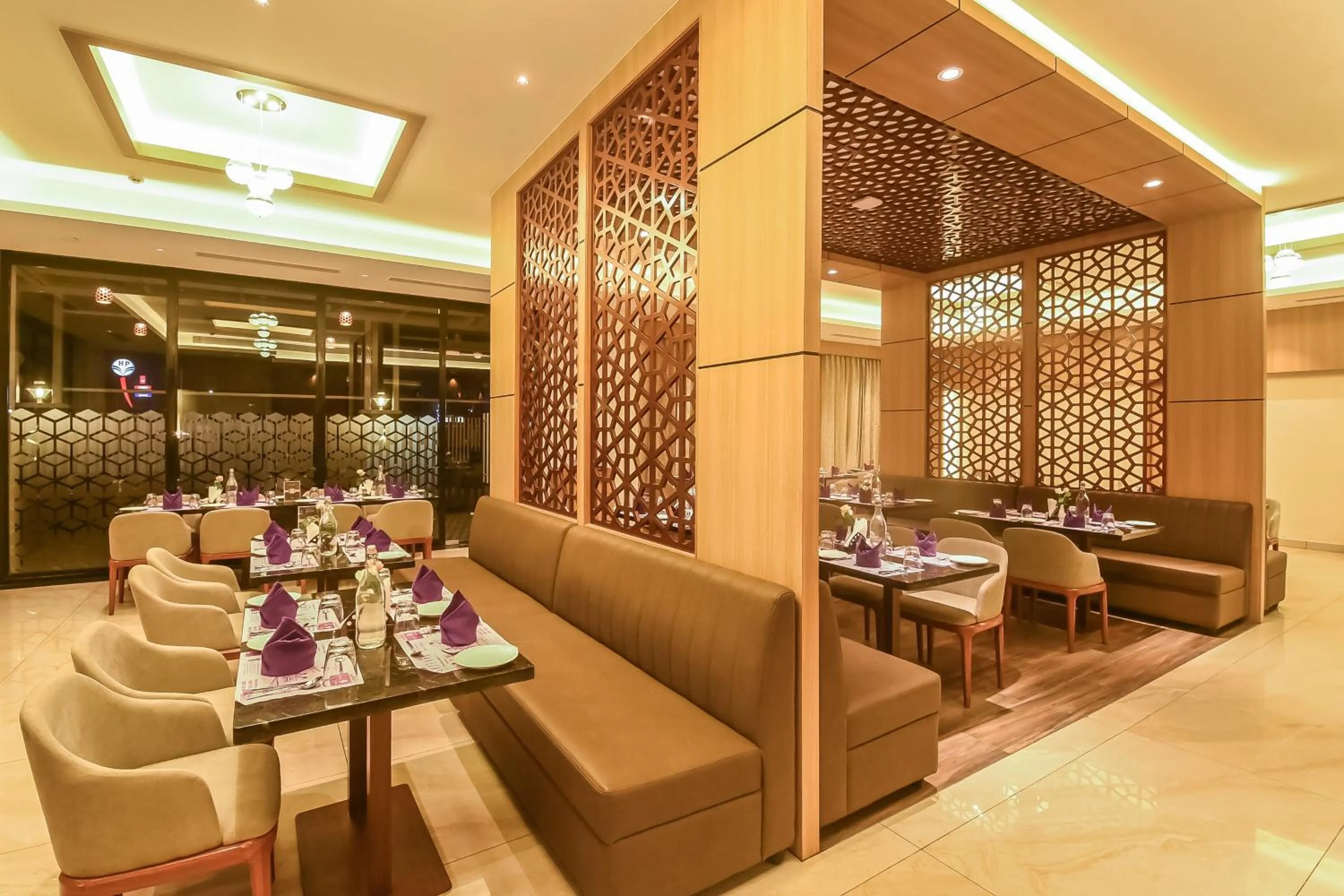 Restaurant/places to eat in Emerald Clarks Inn Suites