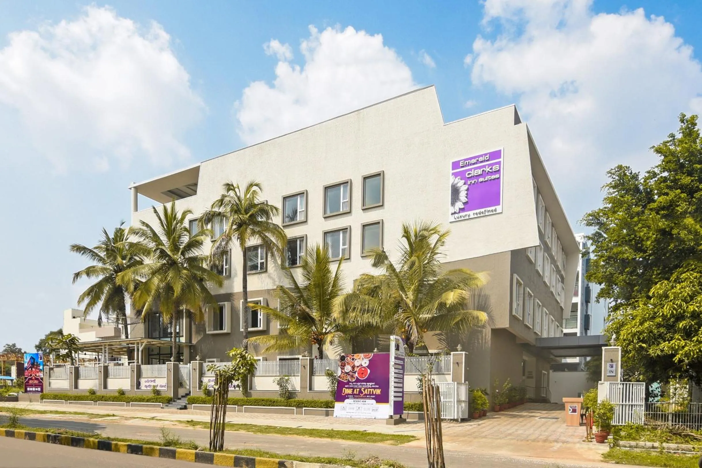 Property building in Emerald Clarks Inn Suites