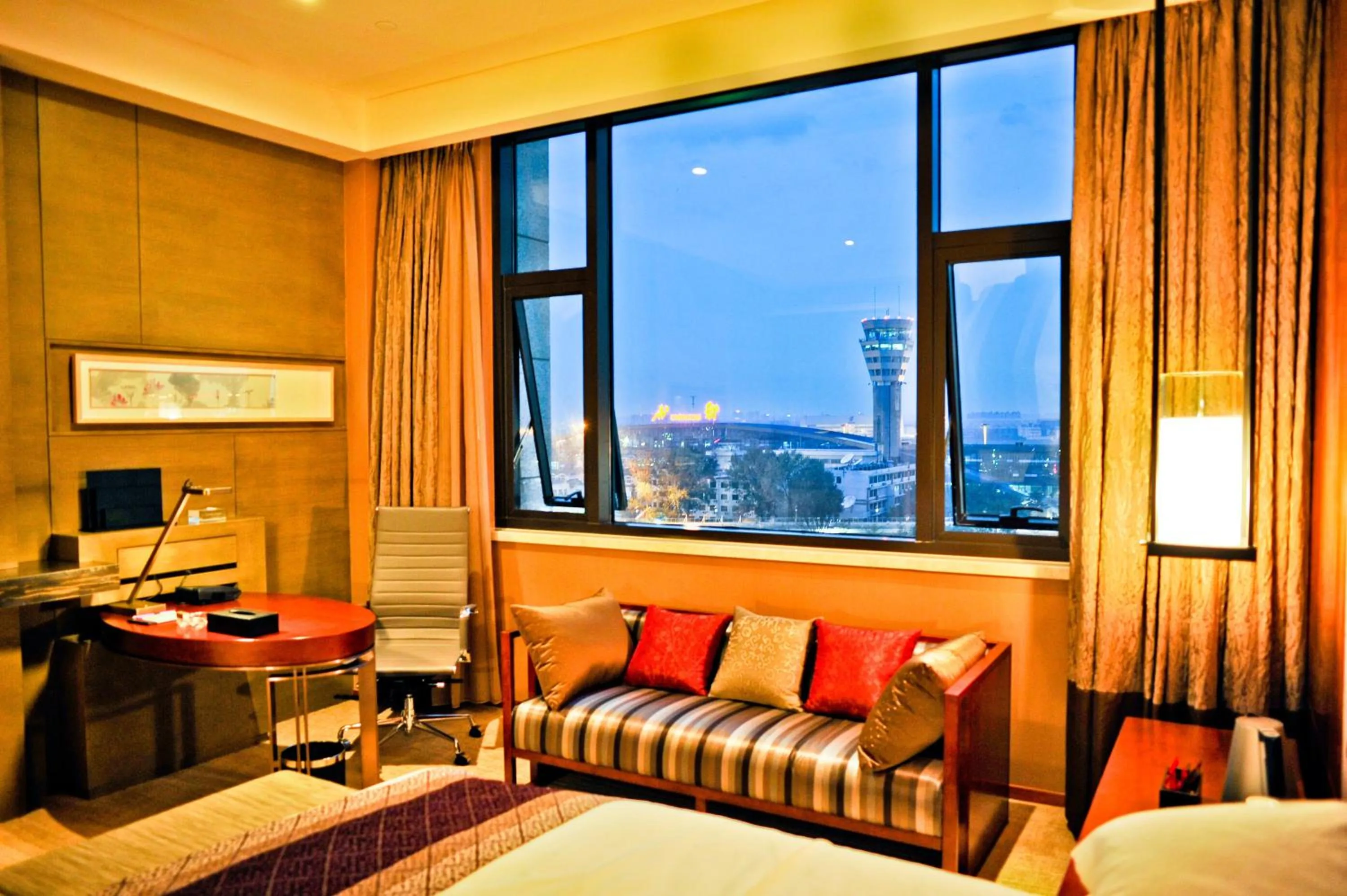 Living room in Chengdu Joyhub Air Hotel