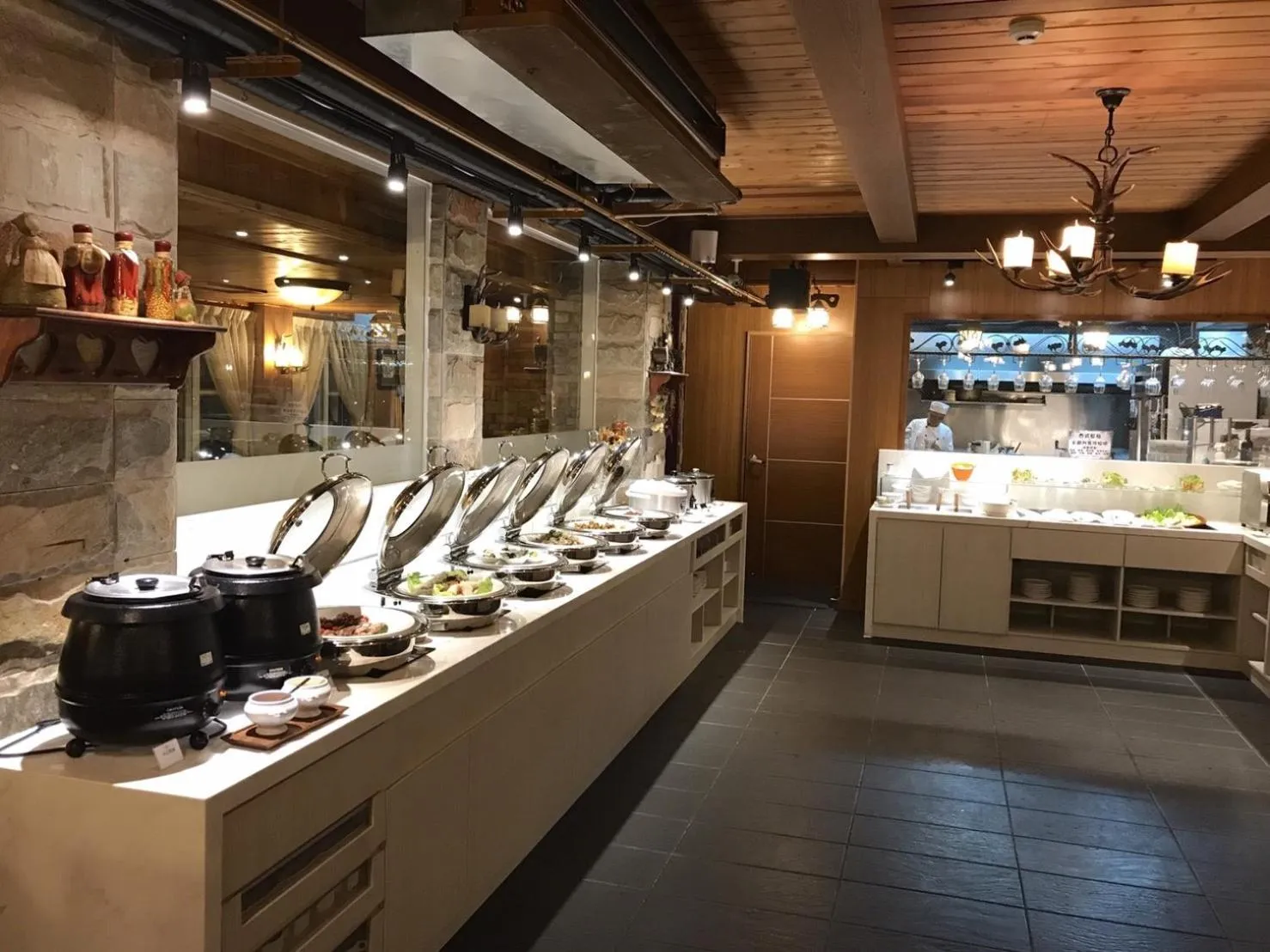 Restaurant/places to eat in Cingjing Florence Resort Villa