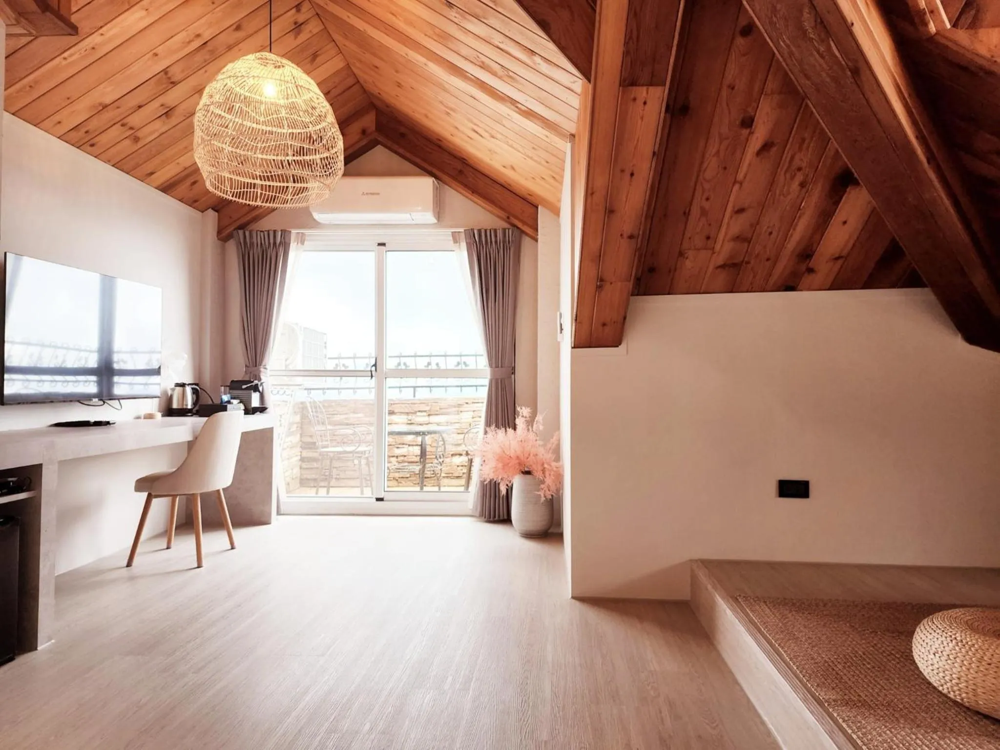 TV and multimedia in Cingjing Florence Resort Villa