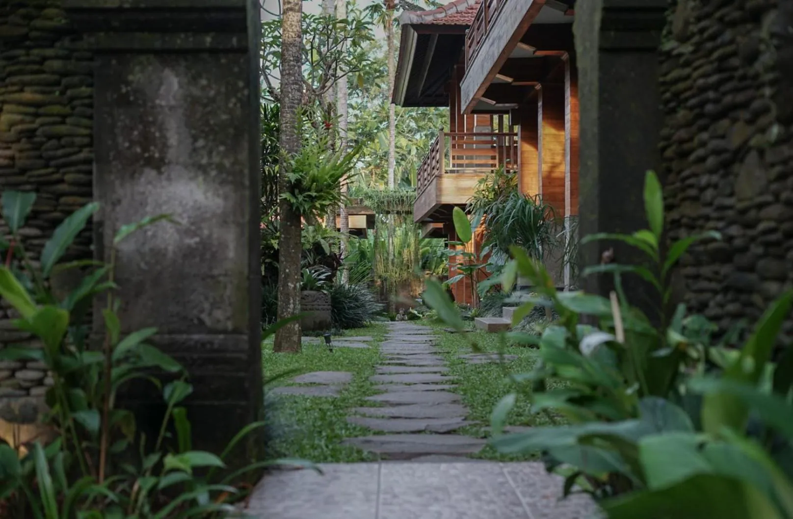 Garden in Budhi Ayu Villas and Cottages Ubud by Mahaputra