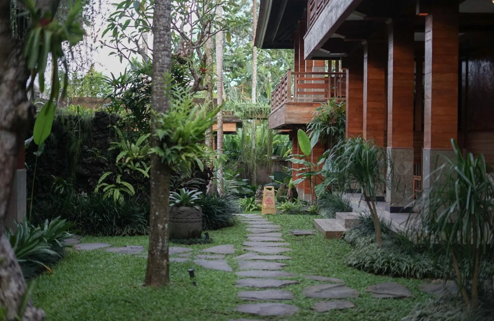 Garden in Budhi Ayu Villas and Cottages Ubud by Mahaputra
