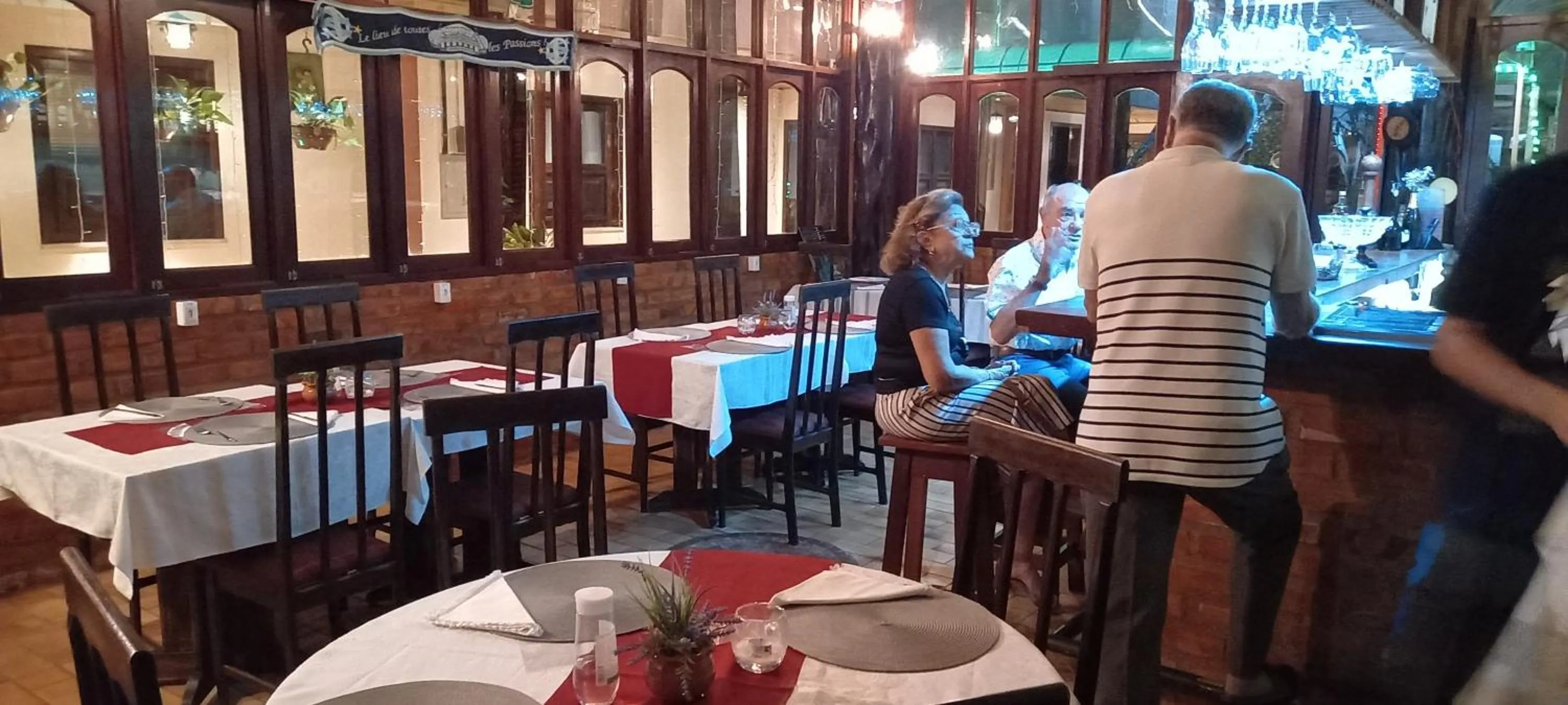 Restaurant/places to eat in hotel le Massilia