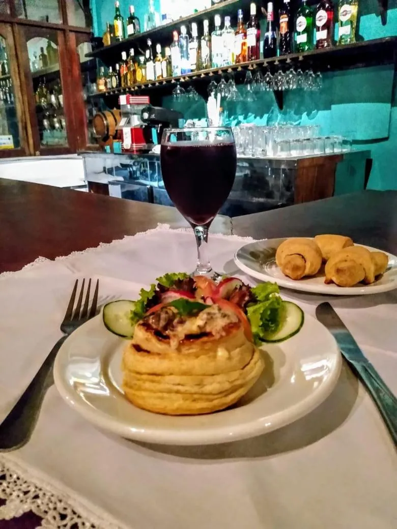 Restaurant/places to eat in hotel le Massilia