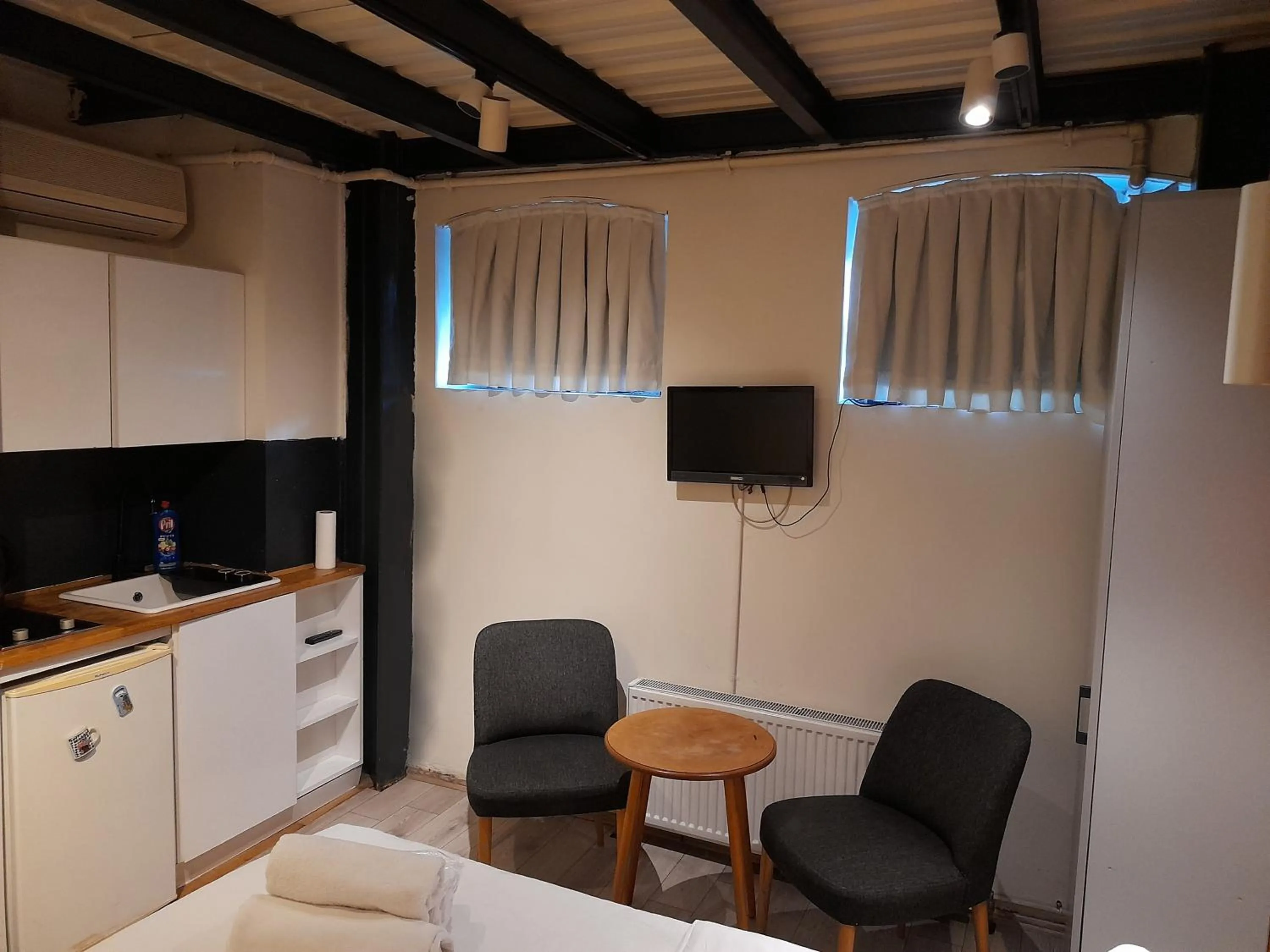 TV and multimedia in Taxim No18 Boutique Hotel