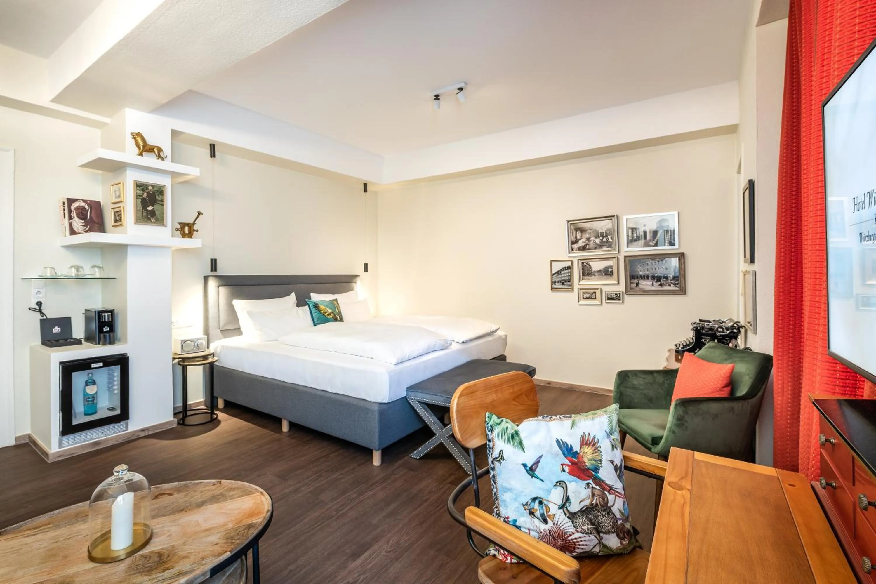 Bed in Hotel Würzburger Hof ****