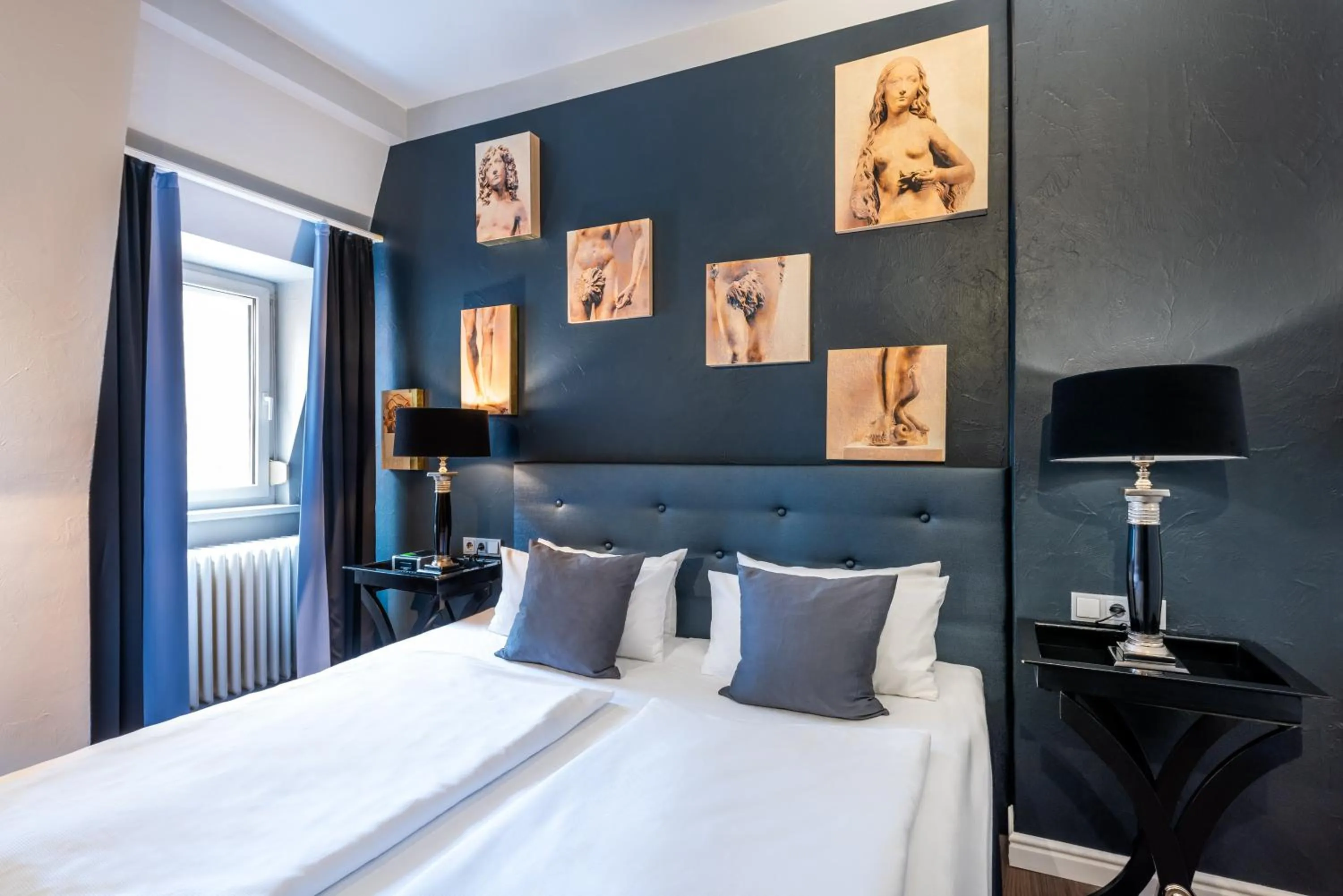 Bed in Hotel Würzburger Hof ****