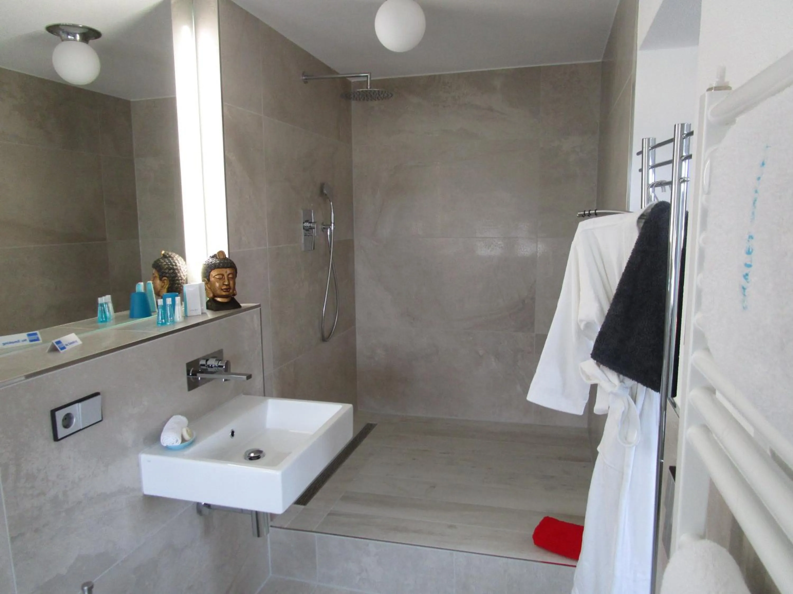 Shower in Chalet Valley