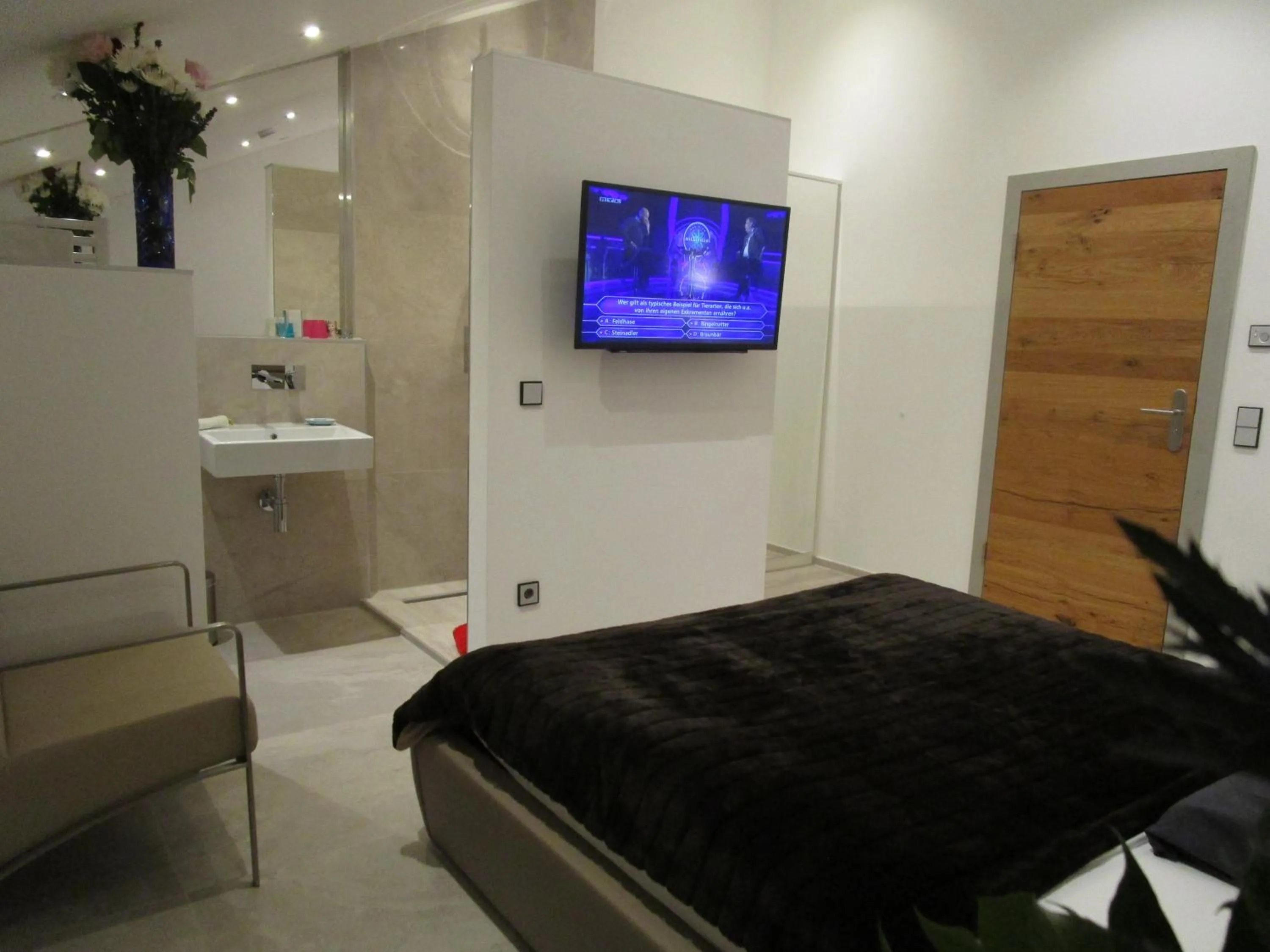 Photo of the whole room, Bed in Chalet Valley