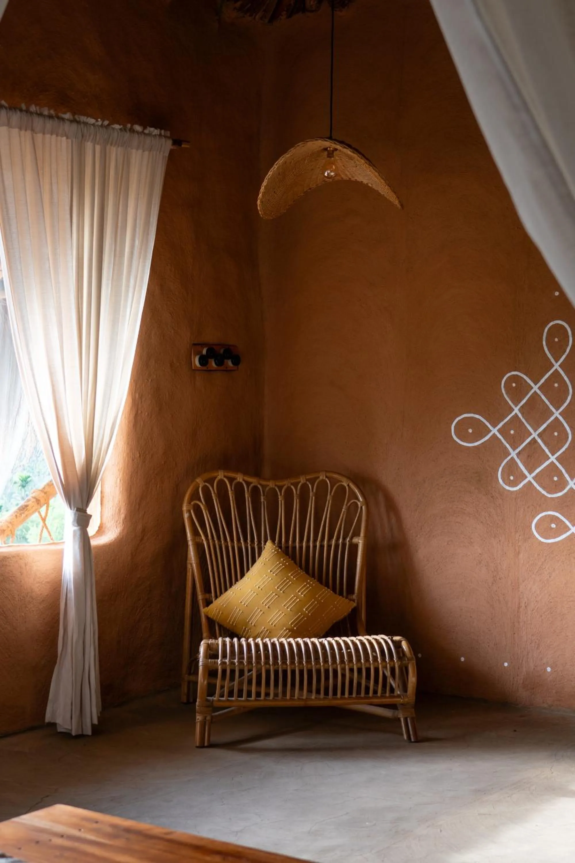 Seating area in The Mudhouse Marayoor