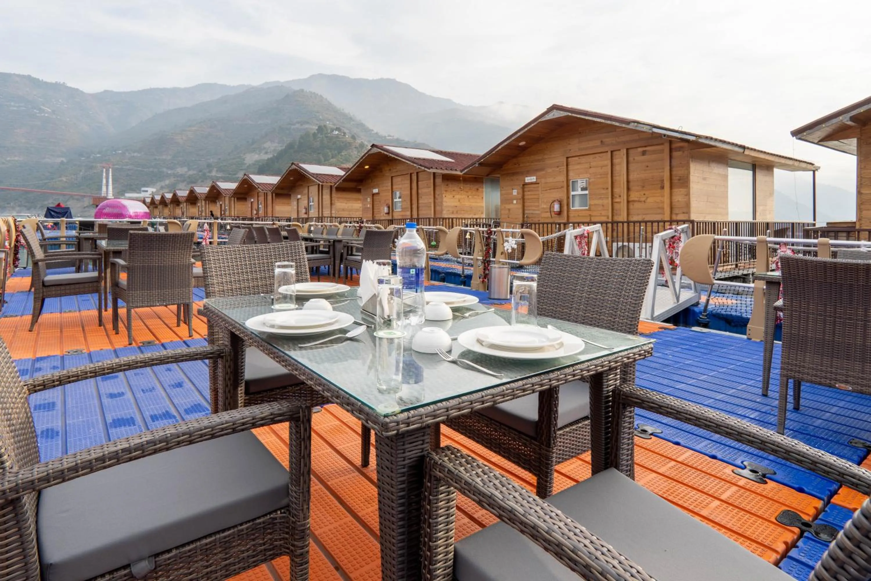 Property building in Le ROI Floating Huts & Eco Rooms Tehri