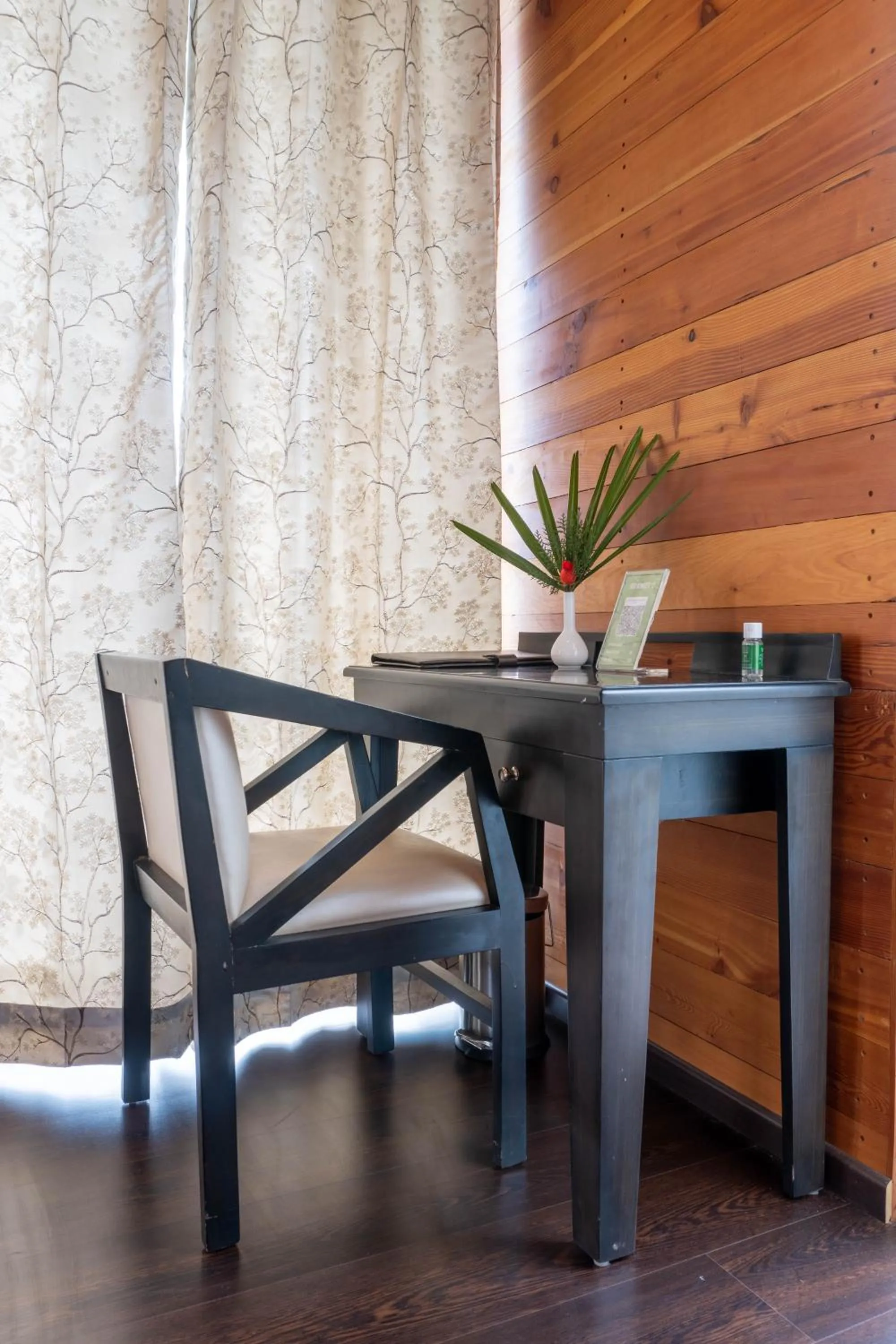 Bedroom in Le ROI Floating Huts & Eco Rooms Tehri