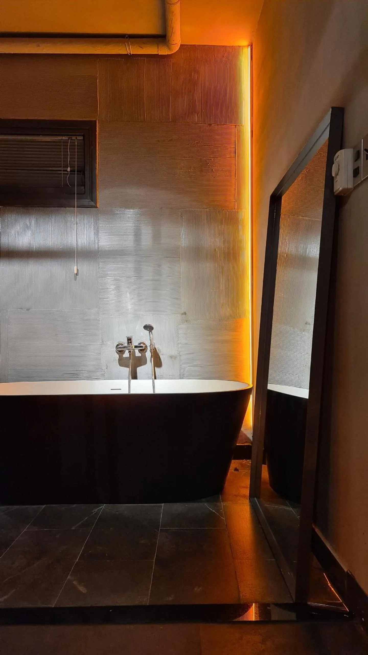 Bathroom in Blue Fingers KRoom Dalat