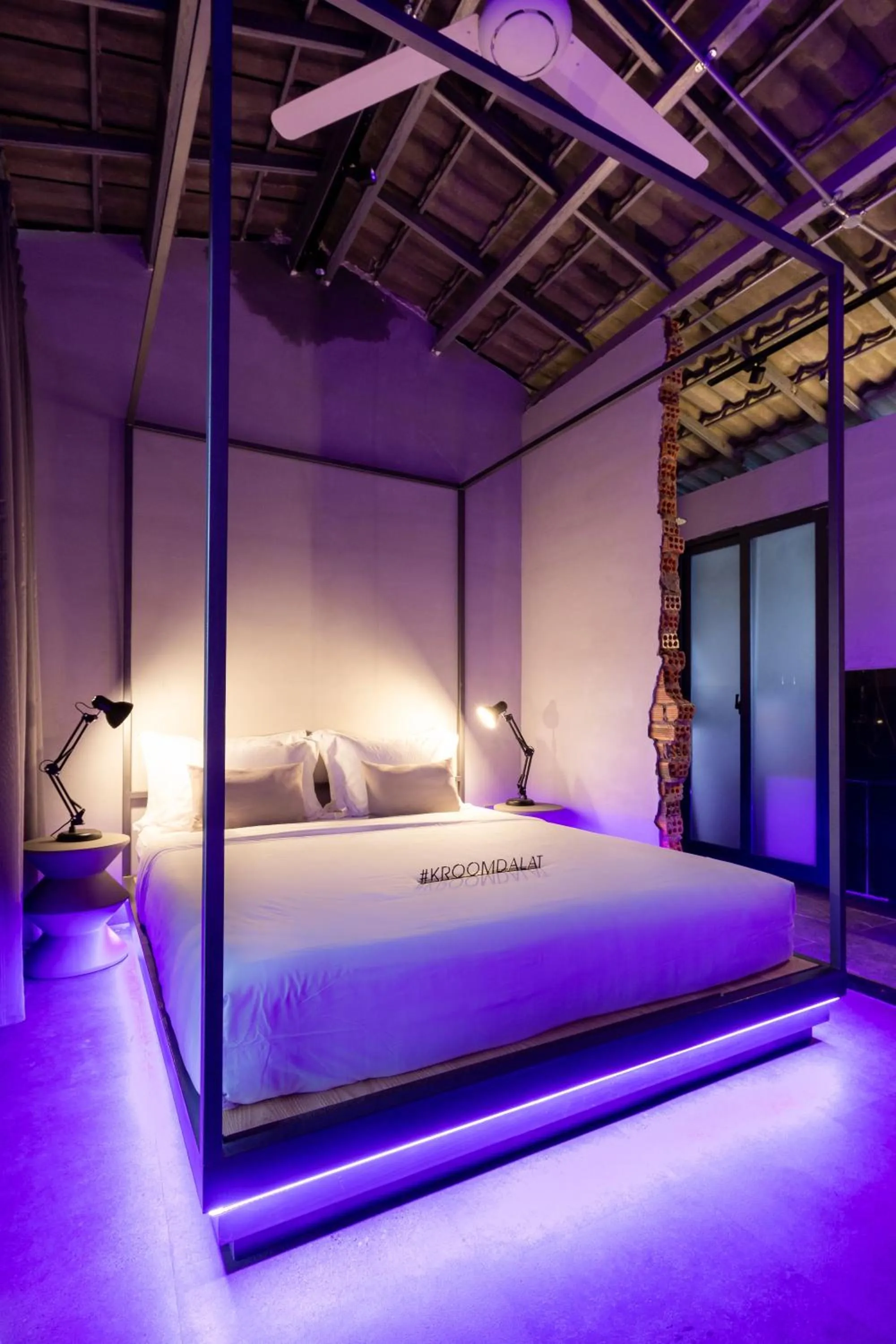 Bathroom in Blue Fingers KRoom Dalat