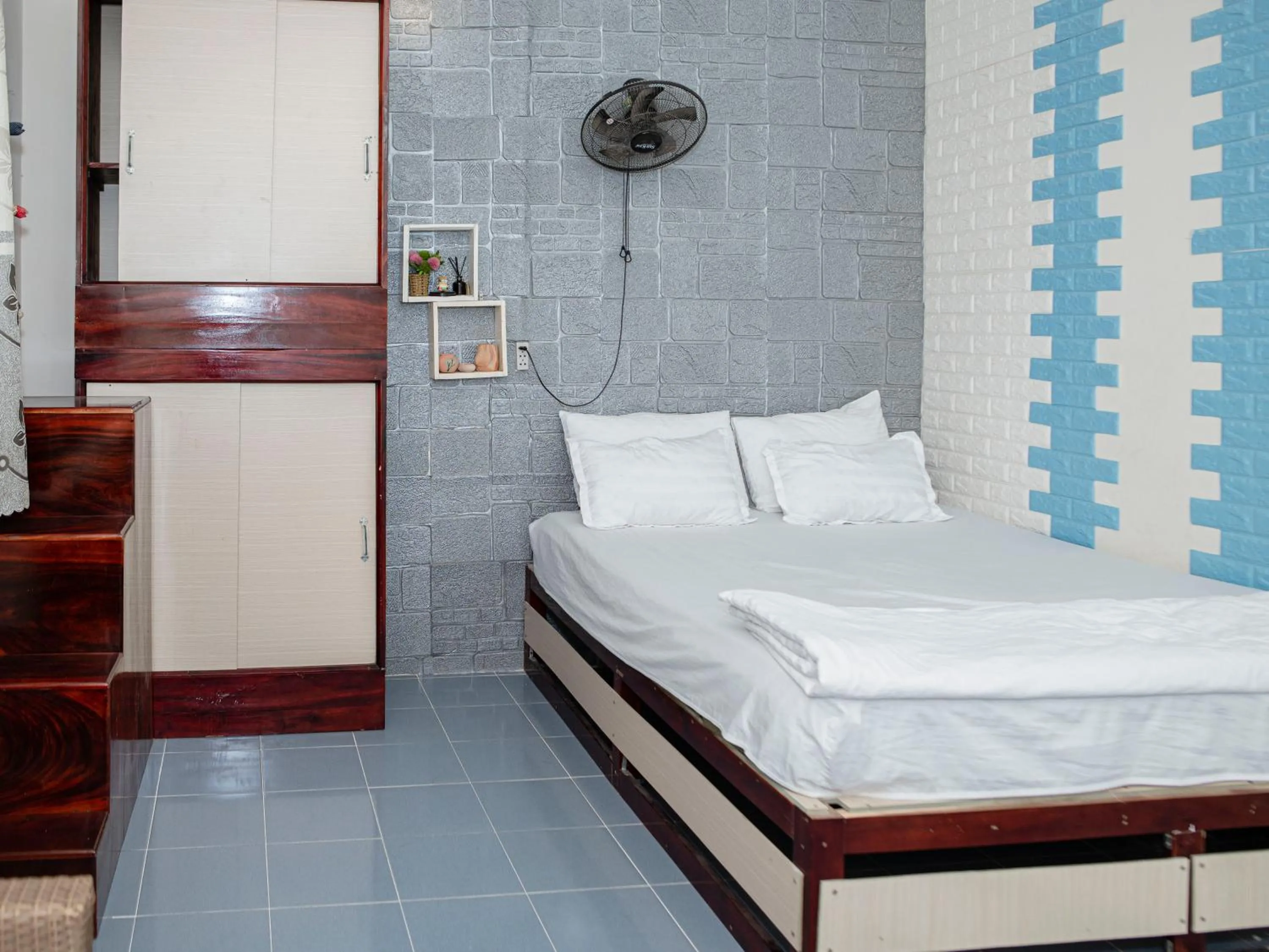 Bedroom, Bed in Bụi Hostel - Ferry to Rạch Giá