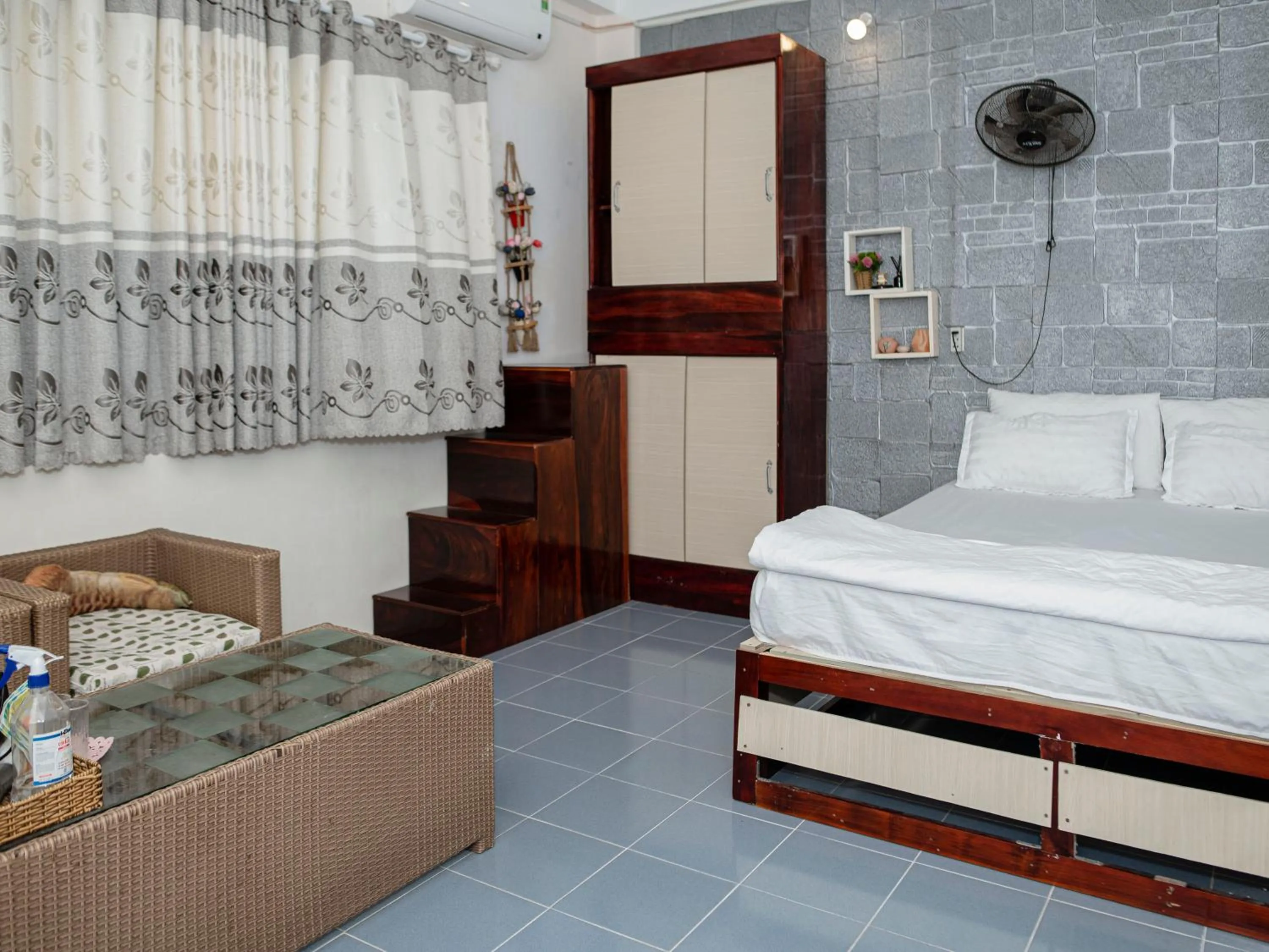 Bedroom, Bed in Bụi Hostel - Ferry to Rạch Giá