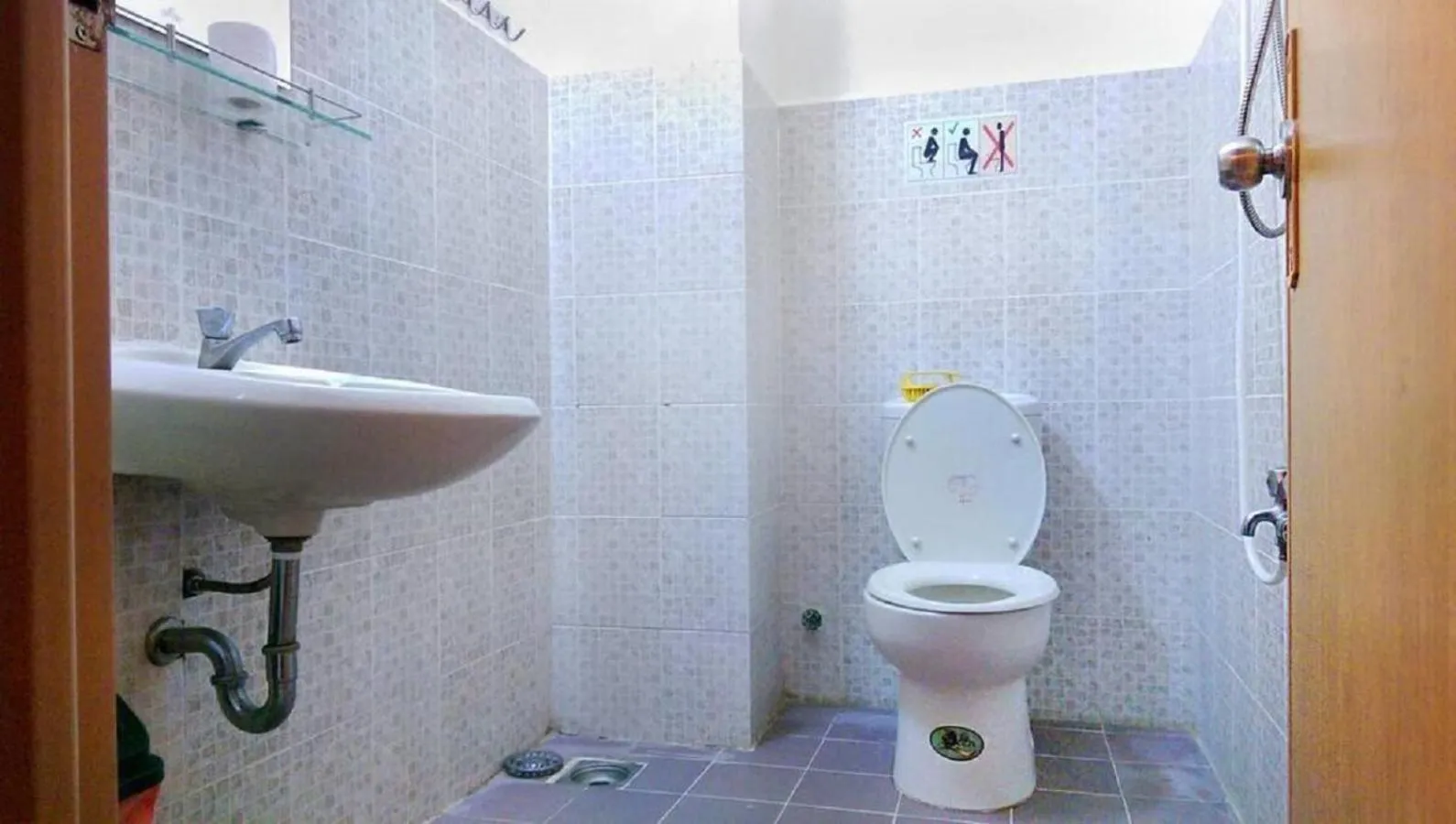 Bathroom in Bụi Hostel - Ferry to Rạch Giá