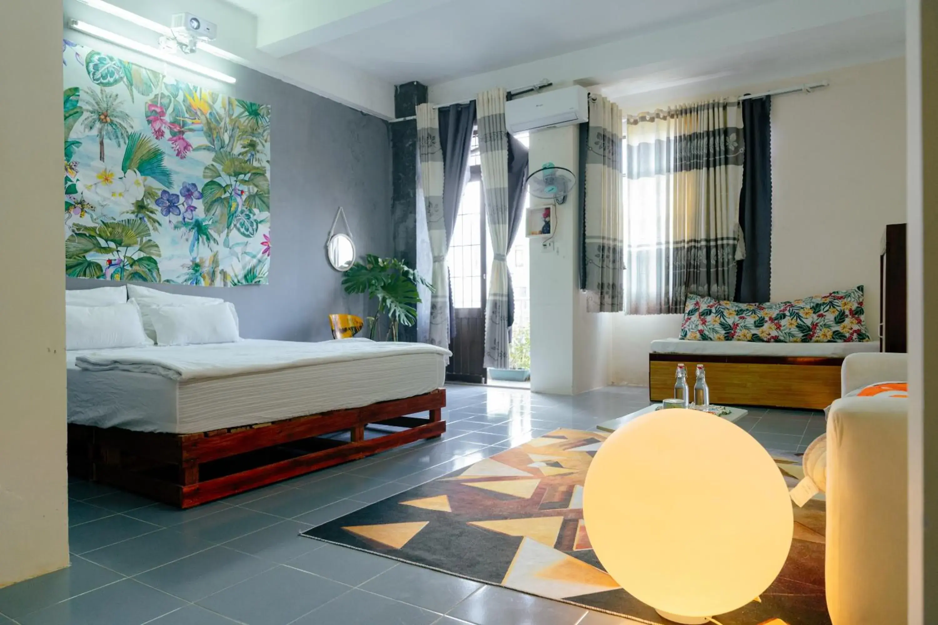 King Room with Balcony in Bụi Hostel - Ferry to Rạch Giá King Room with Balcony in Bụi Hostel - Ferry to Rạch Giá