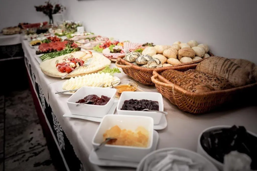 Food and drinks in Ośrodek Konferencyjno-Wypoczynkowy "Parzenica" w Zakopanem