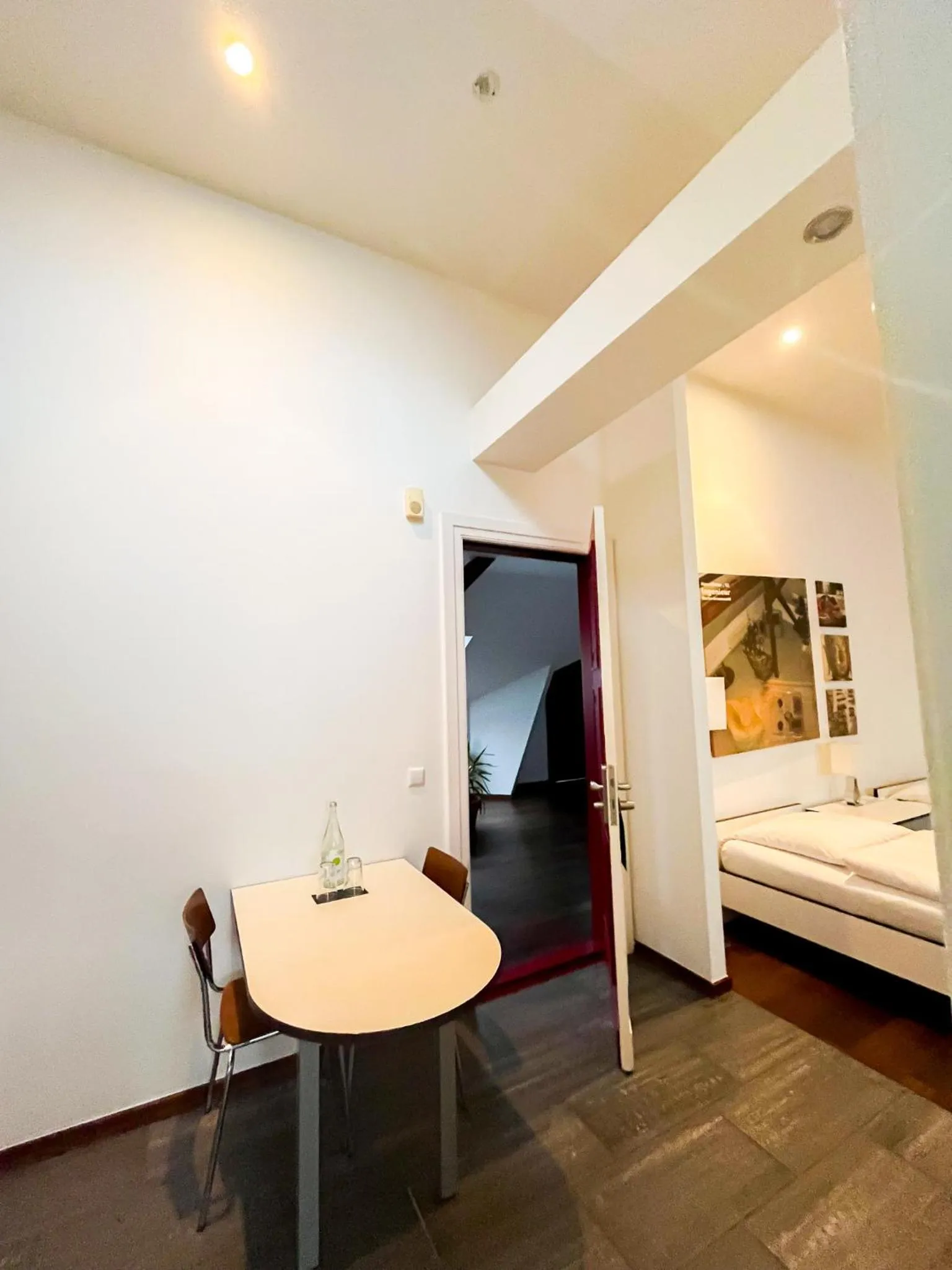 Dining area, Bed in GLS Studio Hotel Berlin