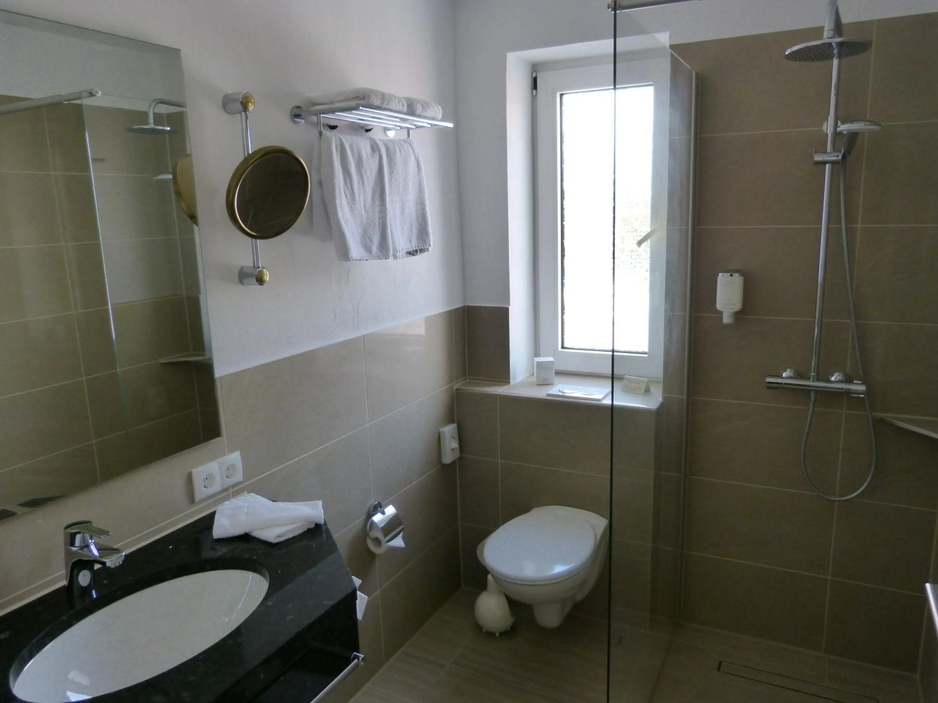 Bathroom in Hotel Roshop