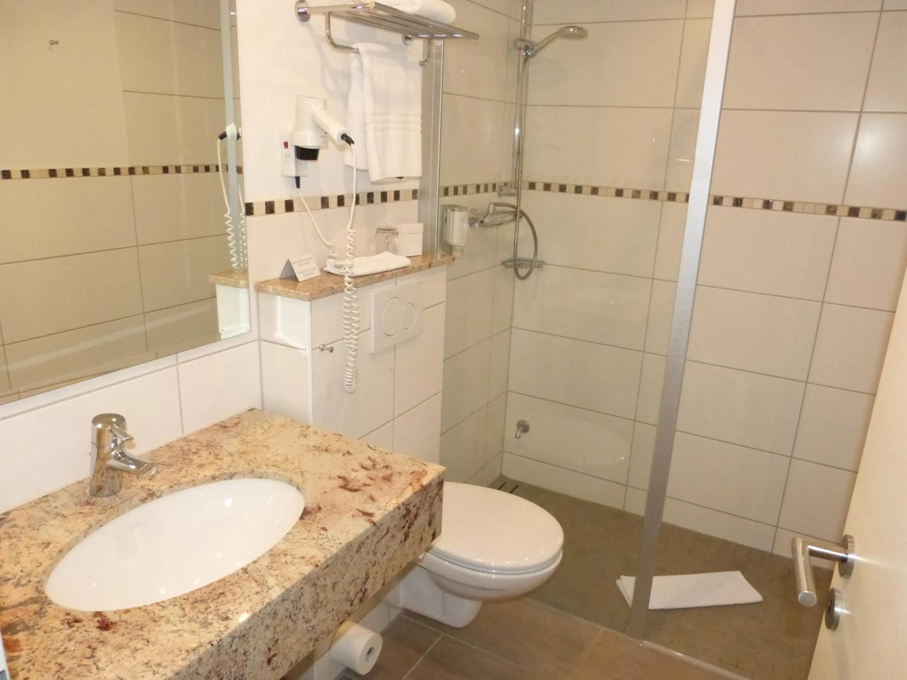 Bathroom in Hotel Roshop