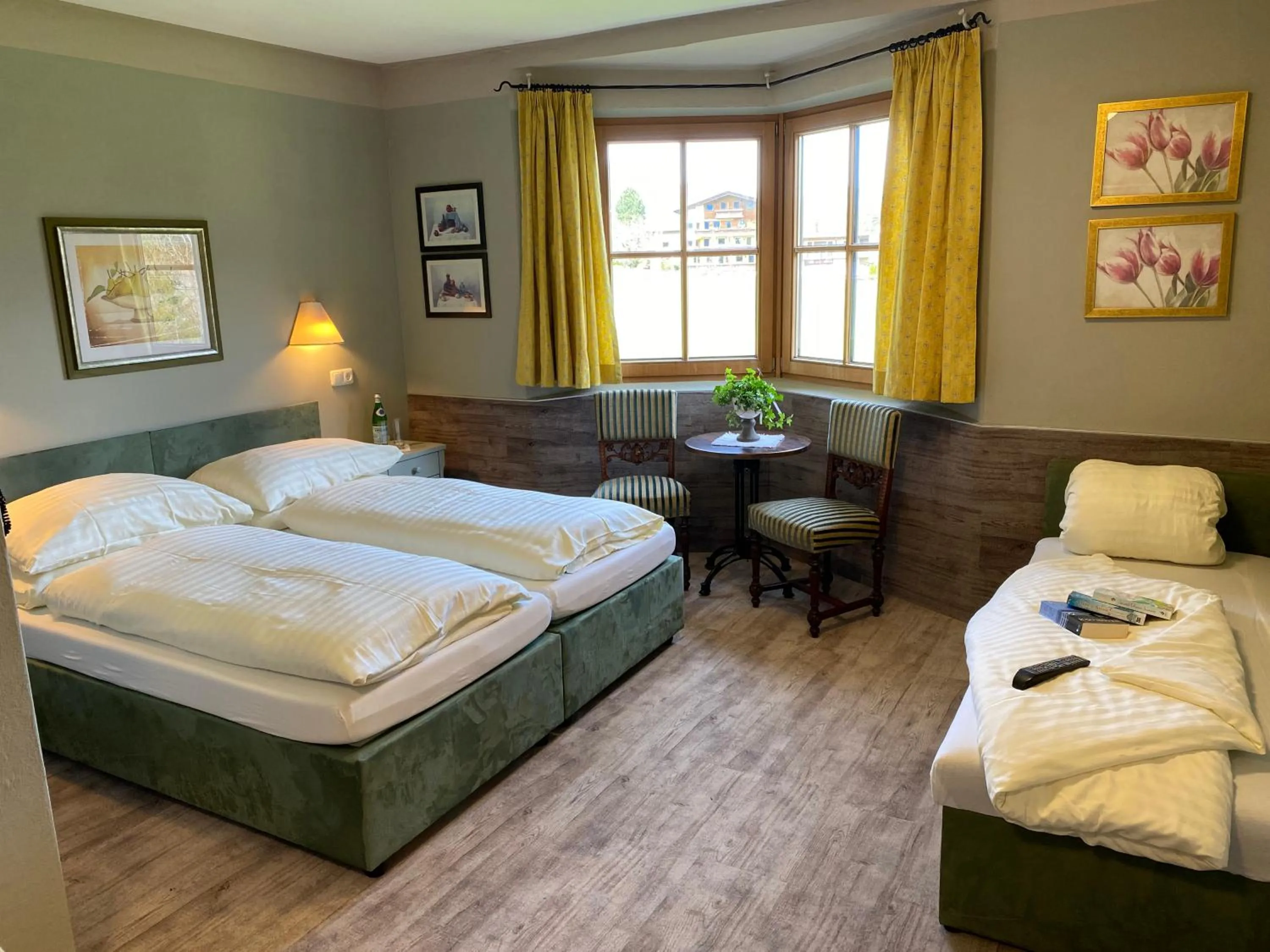 Bedroom, Bed in Hotel Edelweiss Kitzbühel